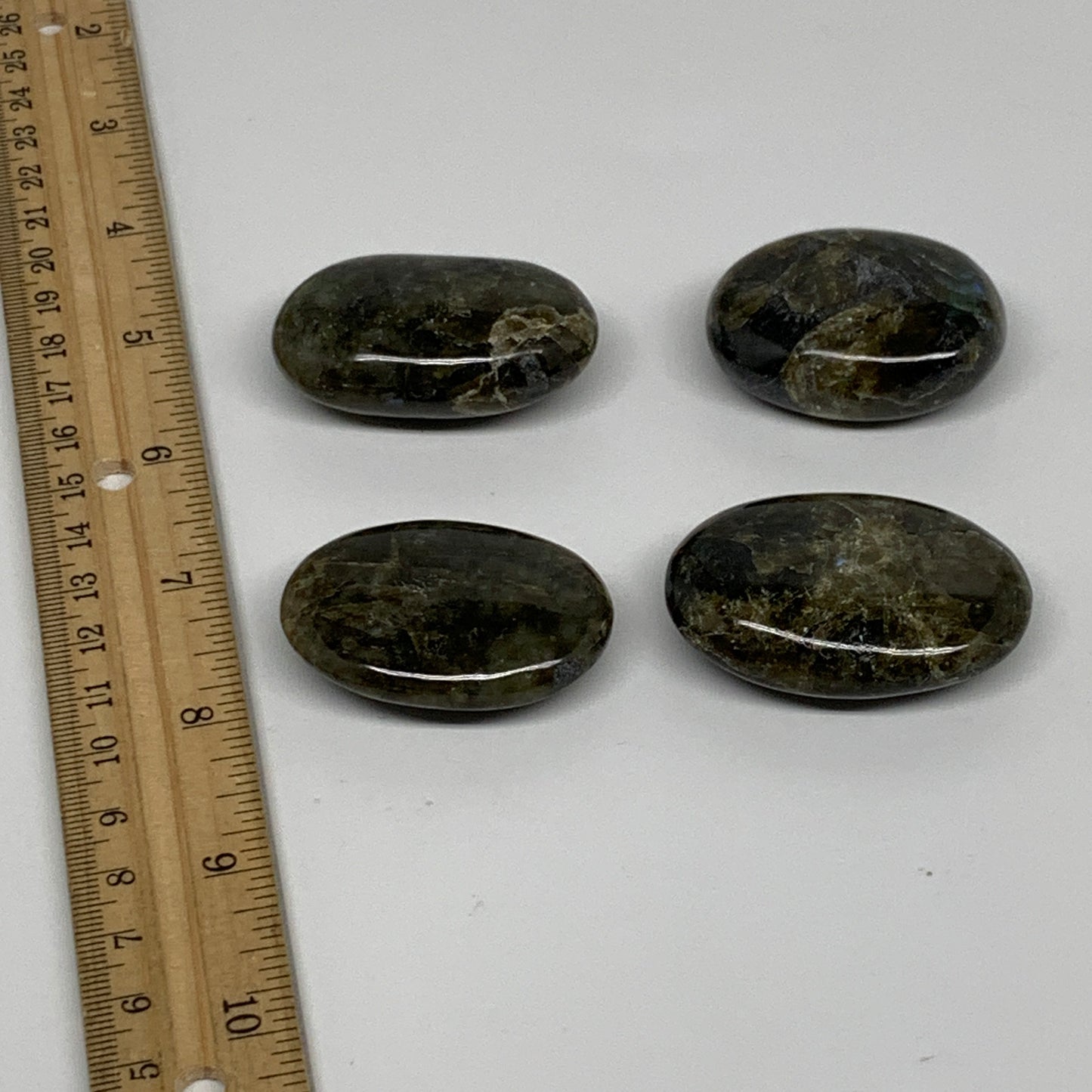 159.9g, 1.8"-2", 4pcs, Labradorite Palm-stone Polished Gemstone, B35551