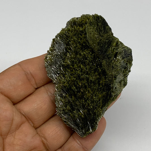90.1g,2.9"x2.1"x0.9",Green Epidote Custer/Leaf Mineral Specimen @Pakistan,B27625