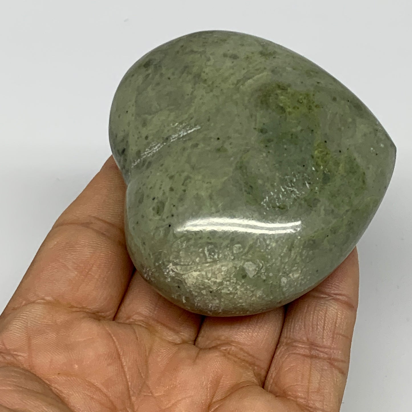 0.93 lbs, 2.4"x2.7"x1.1", Natural Untreated Green Quartz Crystal Heart Reiki, B3