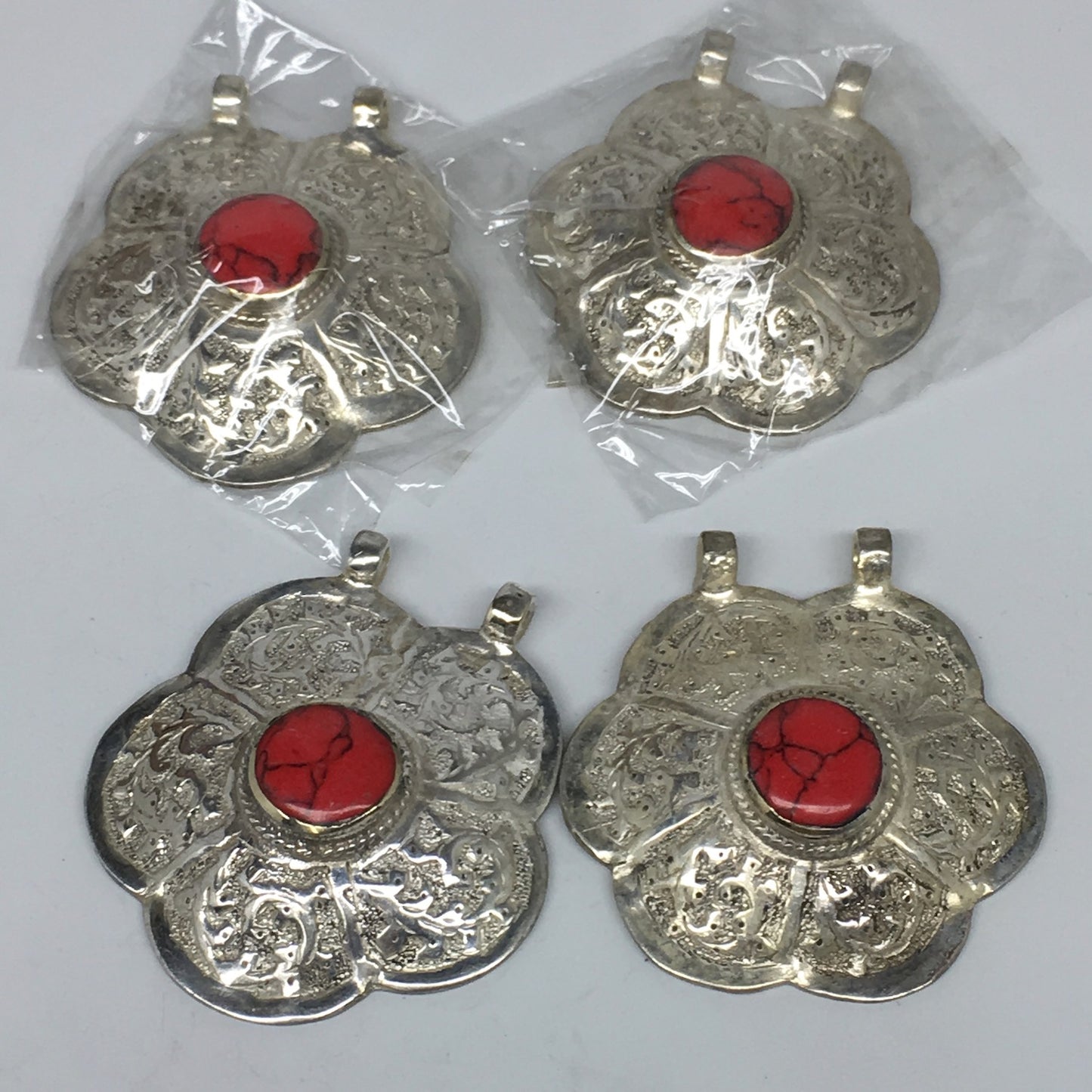1pc,2.5"x2.3"x0.6",Turkmen Pendant Red Coral Inlay Flower Shape Statement, TN595