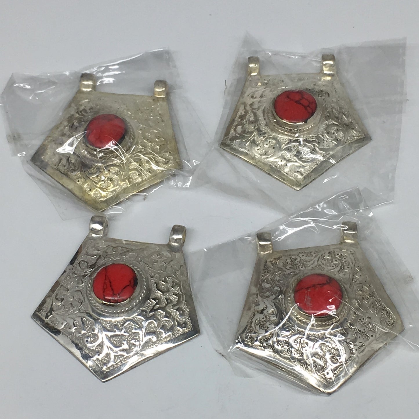 1pc,2.5"x2.3"x0.6",Turkmen Pendant Red Coral Inlay Square Shape Statement,TN597