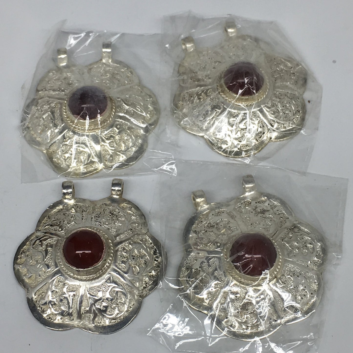 1pc, 2.3"x2.1"x0.4",Turkmen Pendant Red Carnelian Flower Shape Statement,TN626