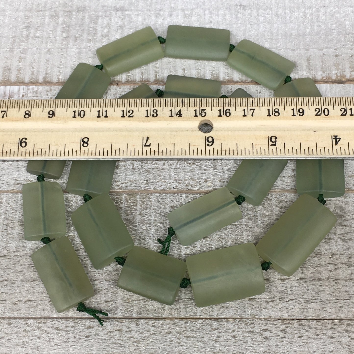 111.9g,23mm-31mm,19 Beads,Natural Serpentine Rectangle Beads Strand, 22",BN229