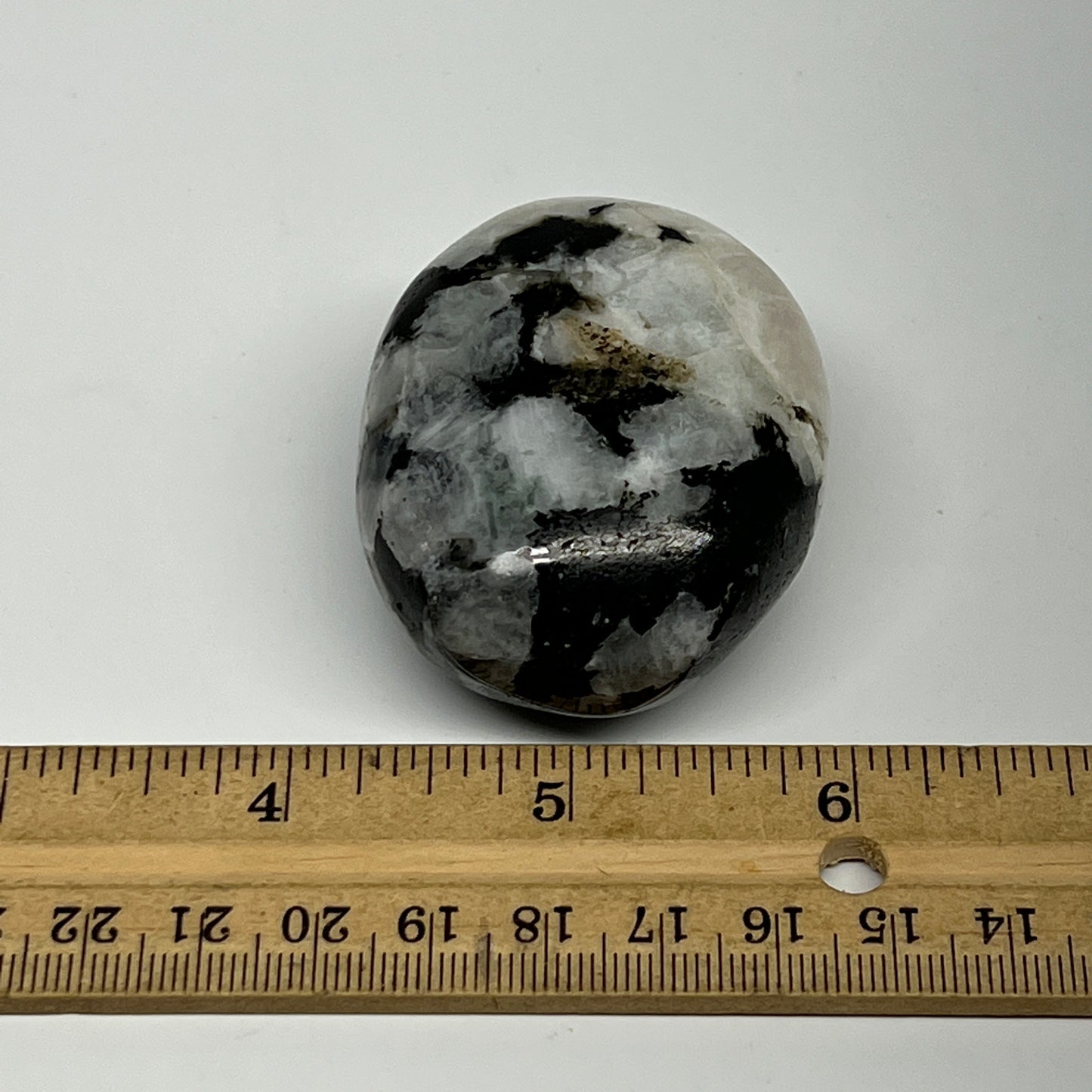 110.9g,2.1"x1.7"x1.1", Rainbow Moonstone Palm-Stone Polished from India, B21302