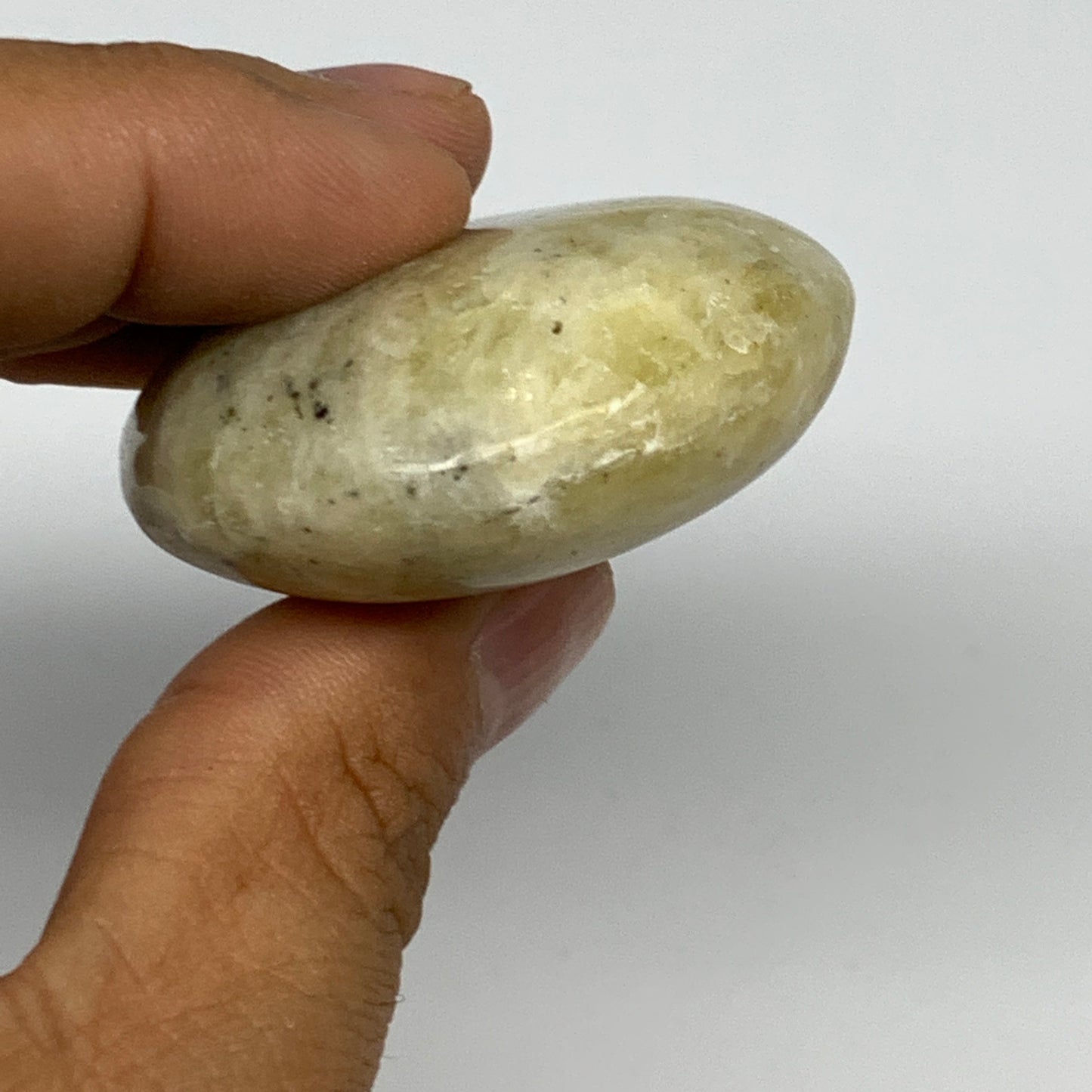 82.6g, 2.3"x1.8"x0.8", Natural Yellow Calcite Palm-Stone Crystal Polished Reiki,