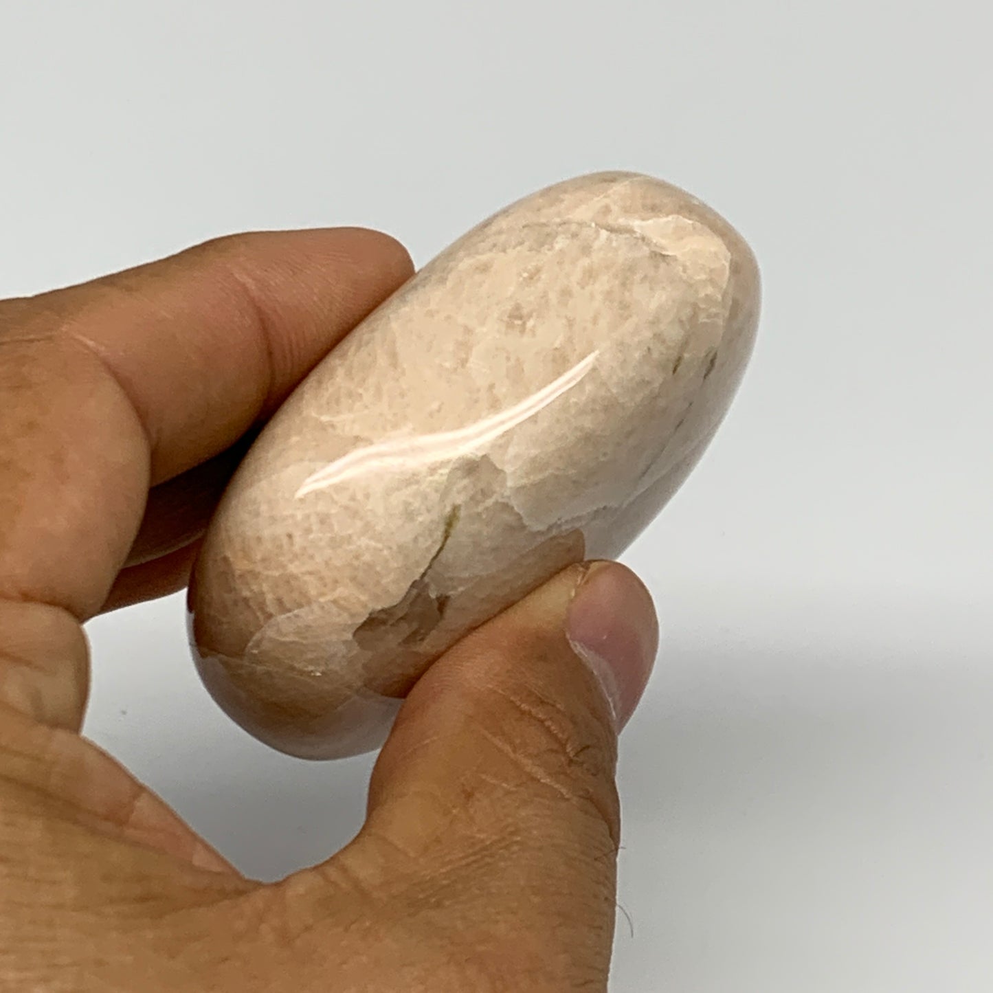 122.4g,2.4"x1.8"x1" Peach Moonstone Crystal Palm-Stone Polished Reiki, B27988