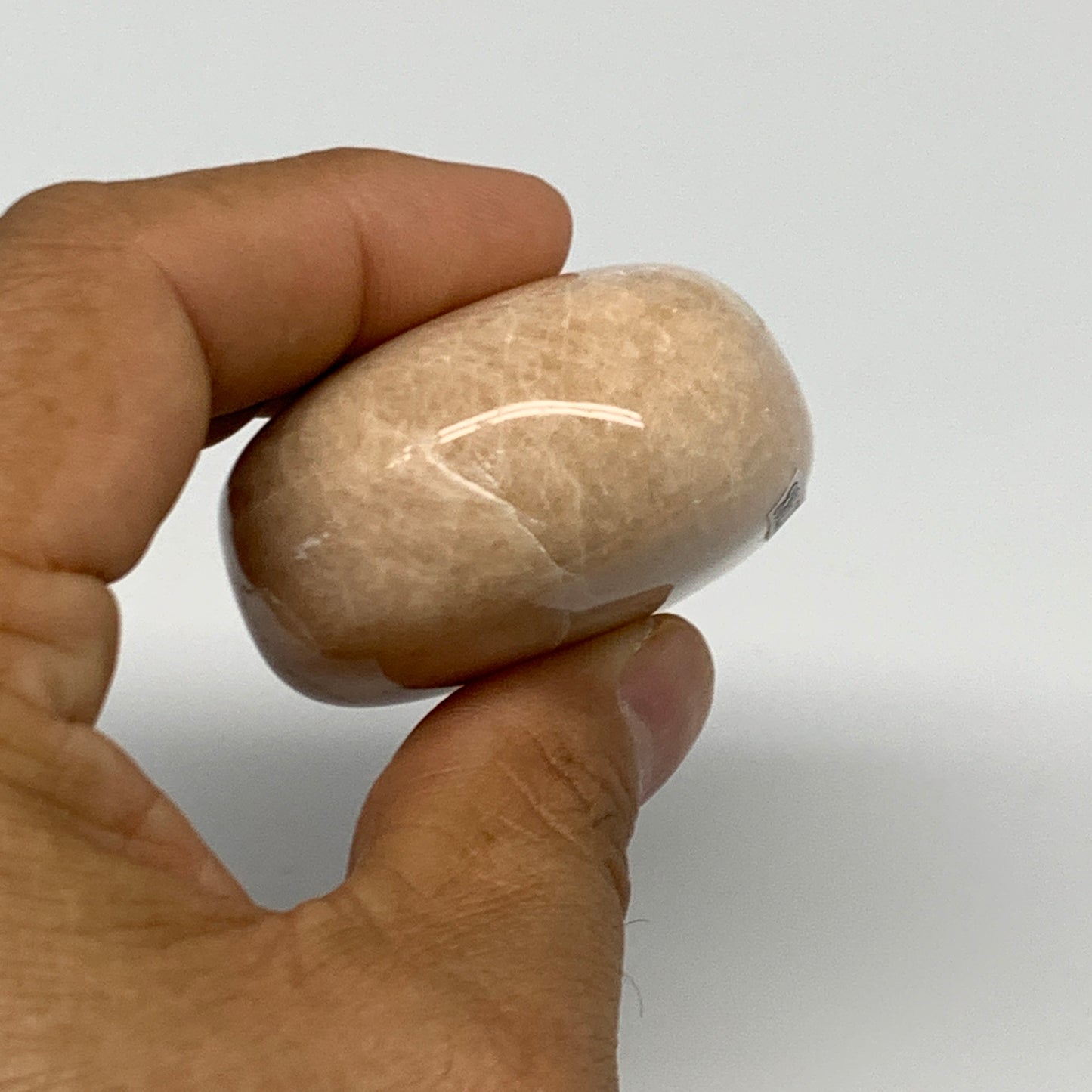 122.4g,2.4"x1.8"x1" Peach Moonstone Crystal Palm-Stone Polished Reiki, B27988