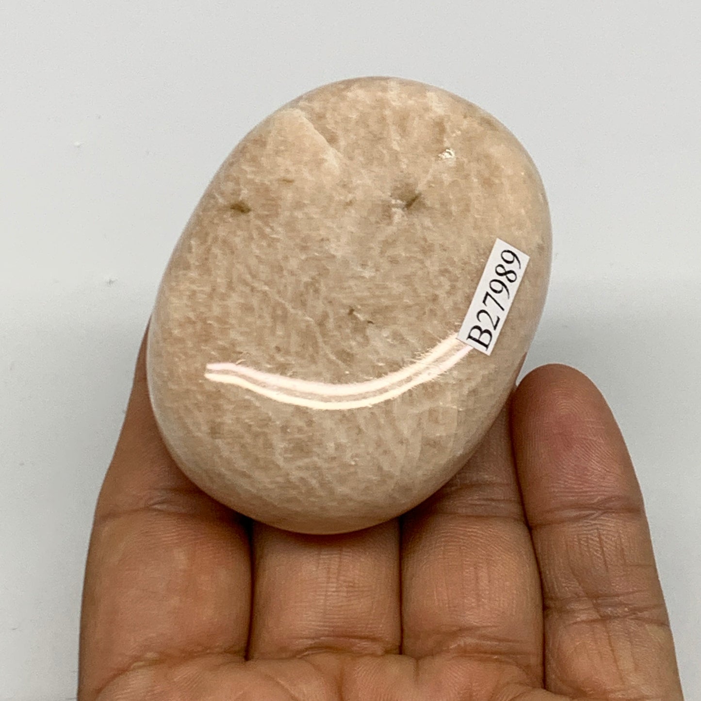 109.4g,2.3"x1.8"x0.9" Peach Moonstone Crystal Palm-Stone Polished Reiki, B27989