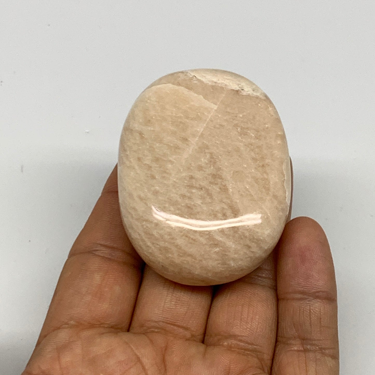 96.6g,2.3"x1.7"x0.9" Peach Moonstone Crystal Palm-Stone Polished Reiki, B27990