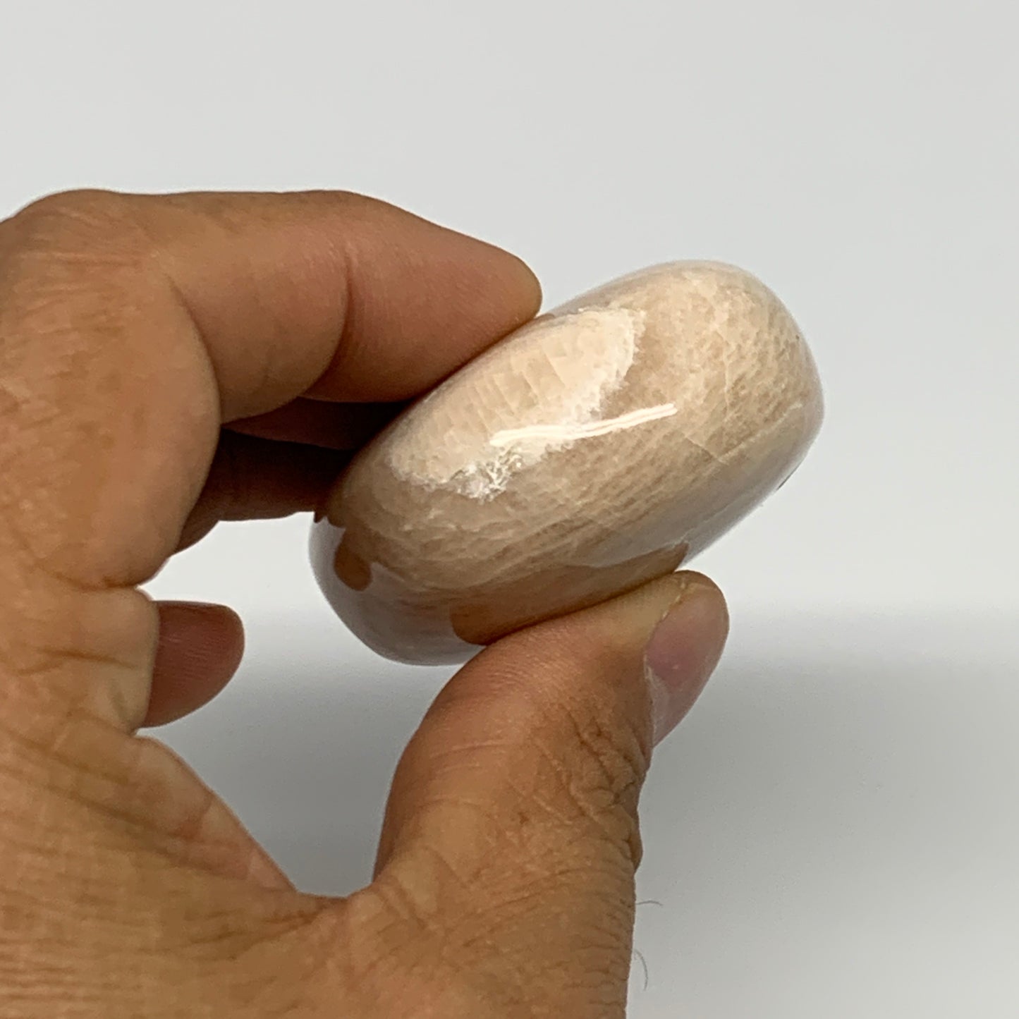 96.6g,2.3"x1.7"x0.9" Peach Moonstone Crystal Palm-Stone Polished Reiki, B27990