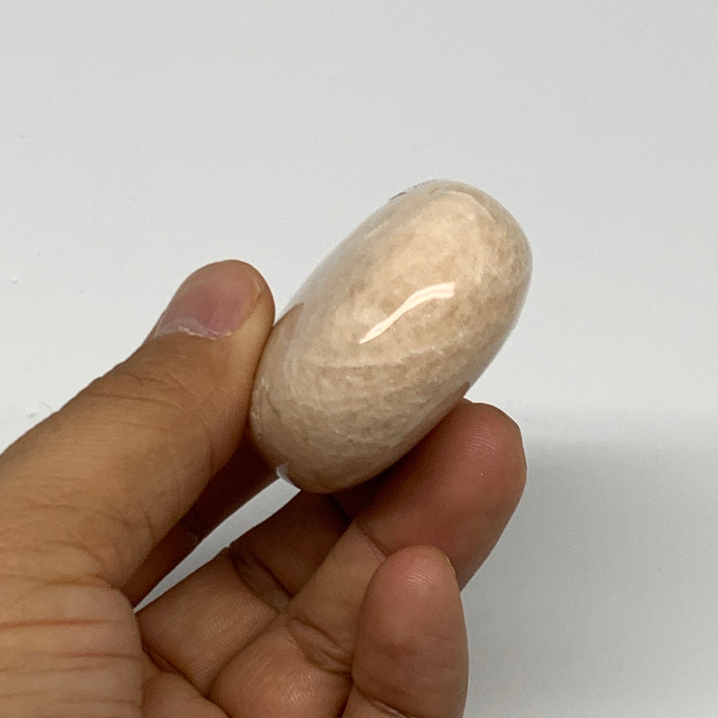 96.6g,2.3"x1.7"x0.9" Peach Moonstone Crystal Palm-Stone Polished Reiki, B27990