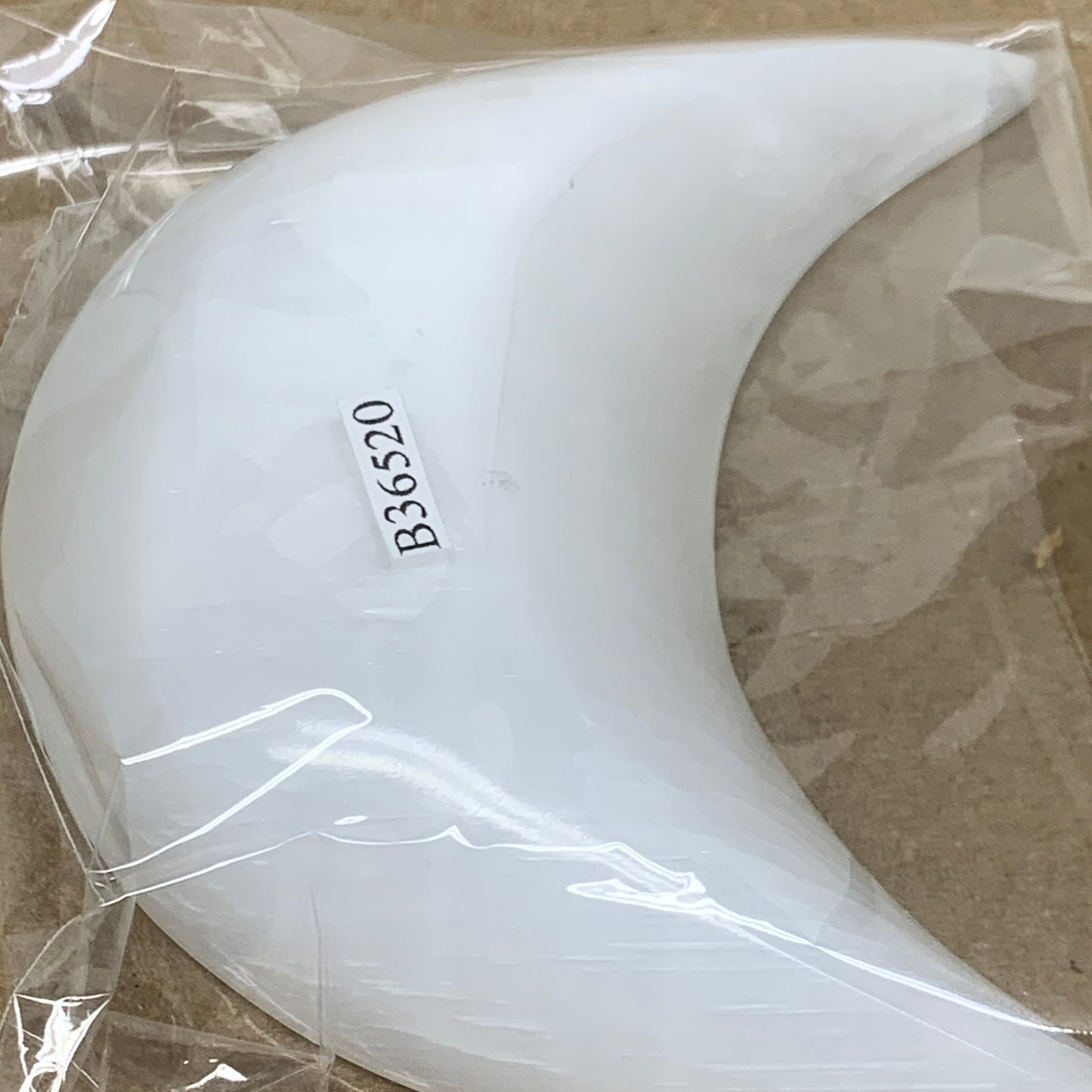 202g, 4.3"x2.2"x1", Selenite Crescent Moon Crystal (Satin Spar), B36520