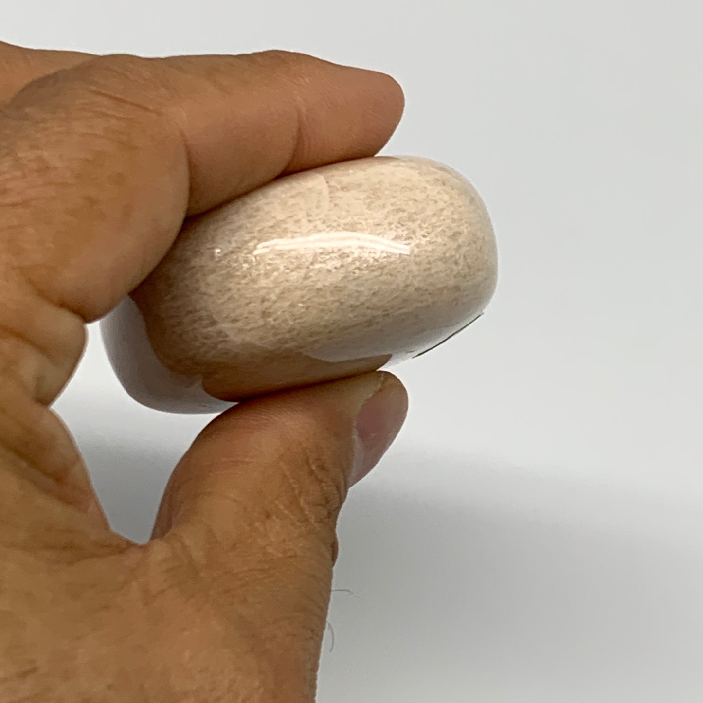 100.3g,2.2"x1.7"x0.9" Peach Moonstone Crystal Palm-Stone Polished Reiki, B27992