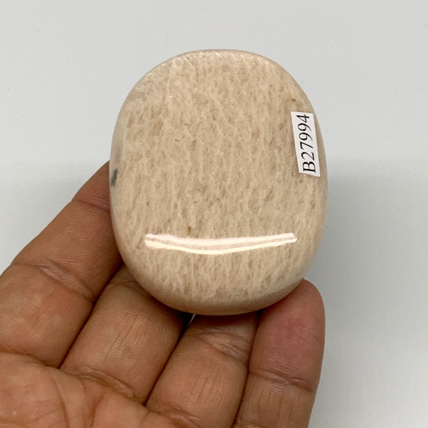 96.9g,2.3"x1.8"x0.8" Peach Moonstone Crystal Palm-Stone Polished Reiki, B27994