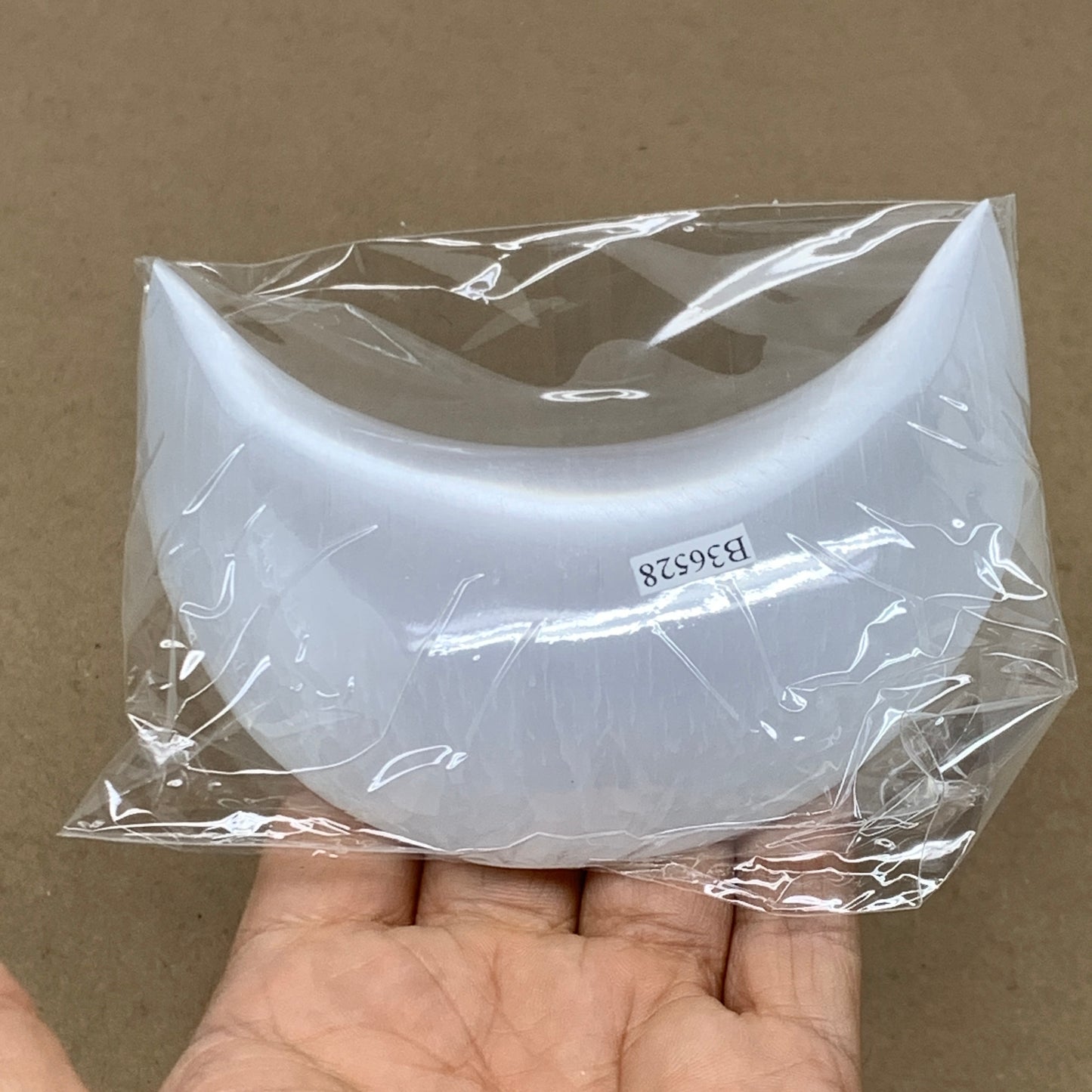 235g, 4.5"x2.3"x1", Selenite Crescent Moon Crystal (Satin Spar), B36528