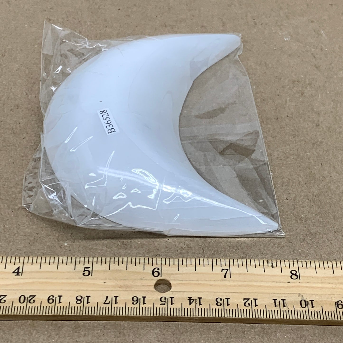 235g, 4.5"x2.3"x1", Selenite Crescent Moon Crystal (Satin Spar), B36528