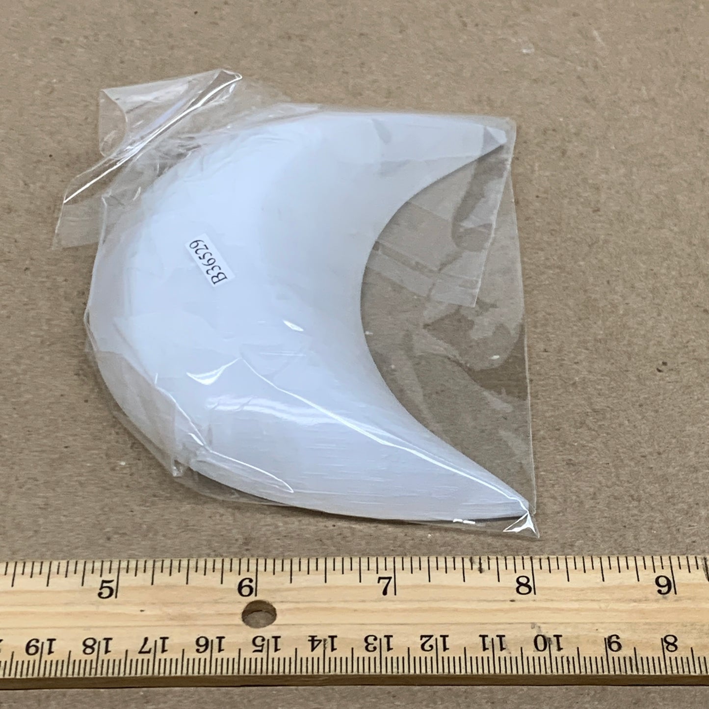 237g, 4.5"x2.2"x1", Selenite Crescent Moon Crystal (Satin Spar), B36529