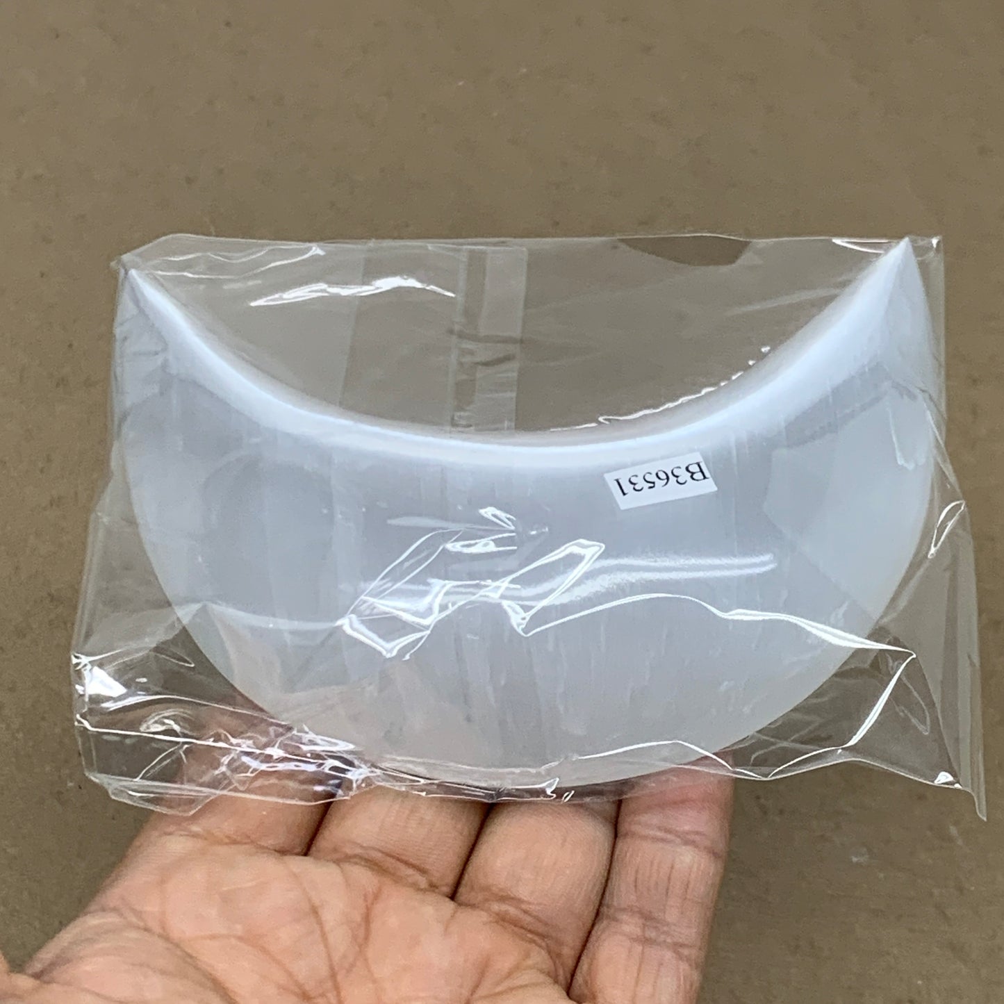 200g, 4.6"x2.2"x0.9", Selenite Crescent Moon Crystal (Satin Spar), B36531