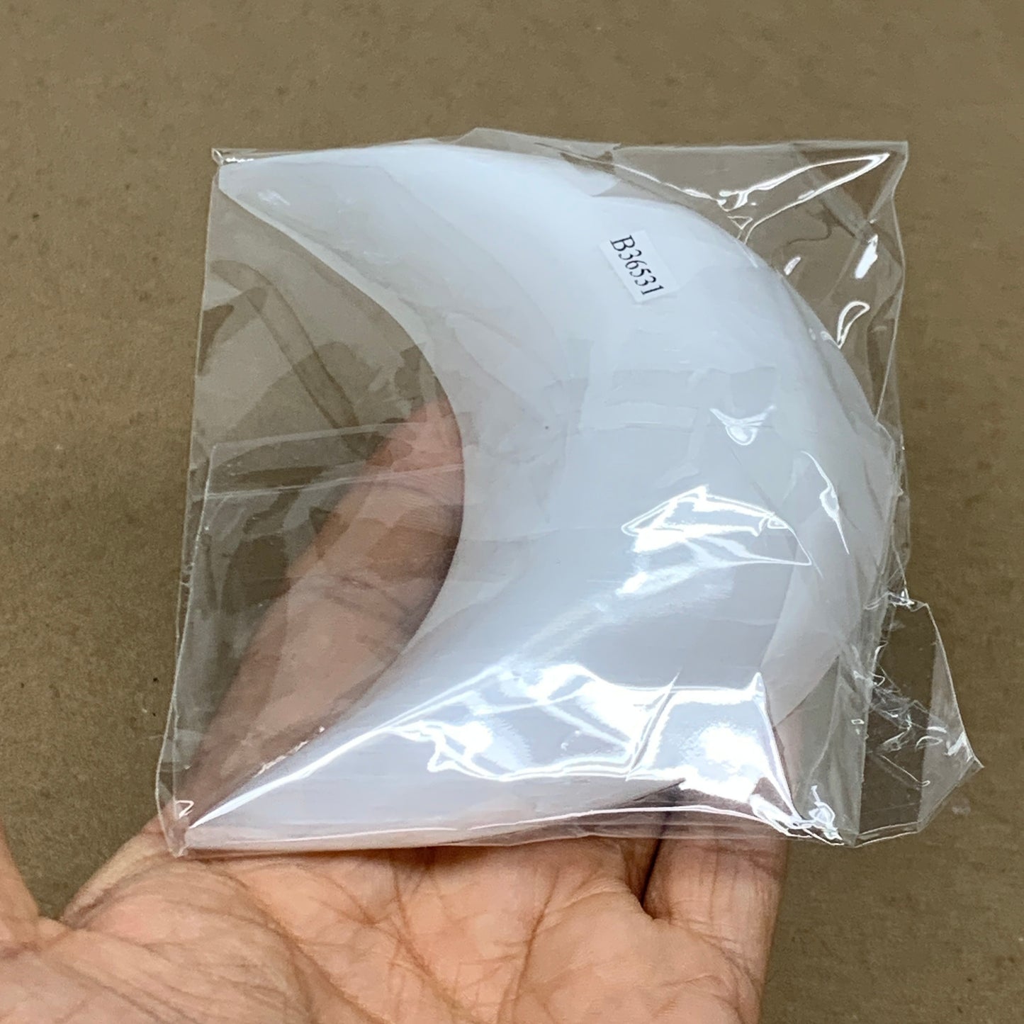 200g, 4.6"x2.2"x0.9", Selenite Crescent Moon Crystal (Satin Spar), B36531