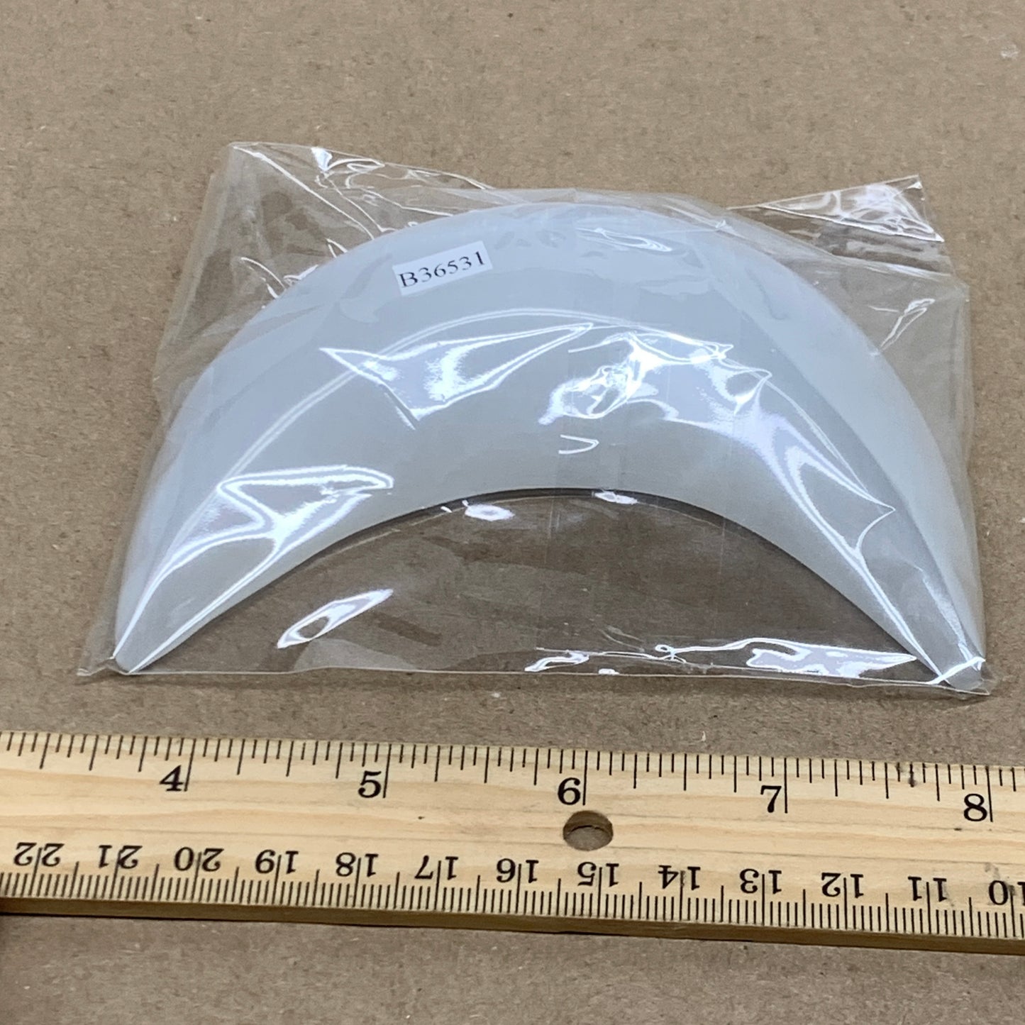 200g, 4.6"x2.2"x0.9", Selenite Crescent Moon Crystal (Satin Spar), B36531