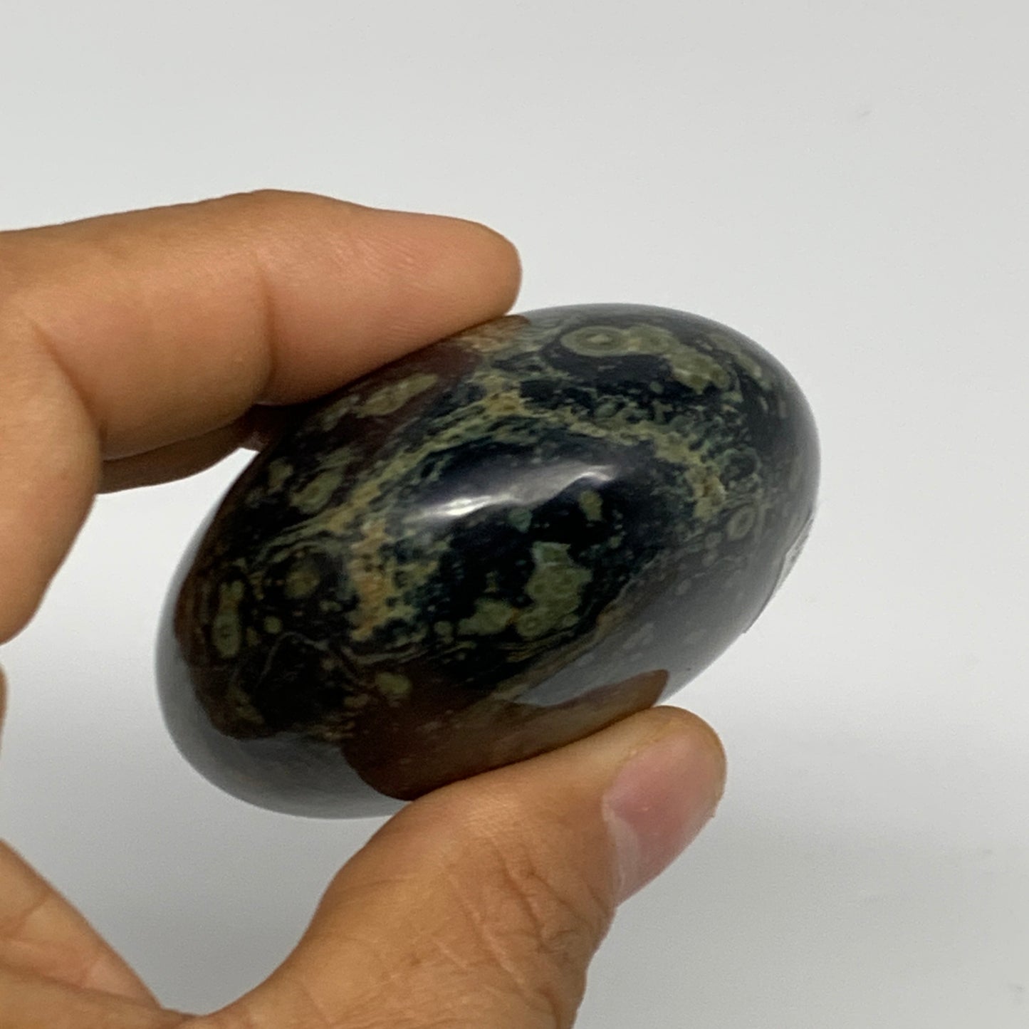 155.9g, 2.4"x2.2"x1.3", Crocodile Kambaba Jasper Palm-Stone @Madagascar, B28050