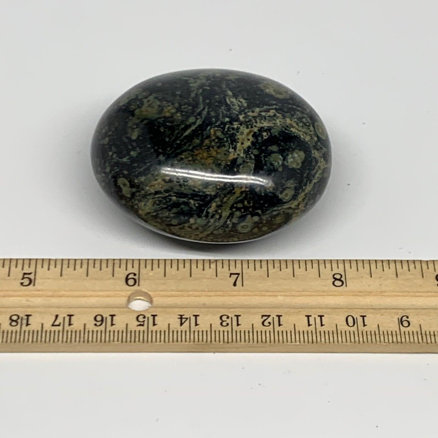155.9g, 2.4"x2.2"x1.3", Crocodile Kambaba Jasper Palm-Stone @Madagascar, B28050