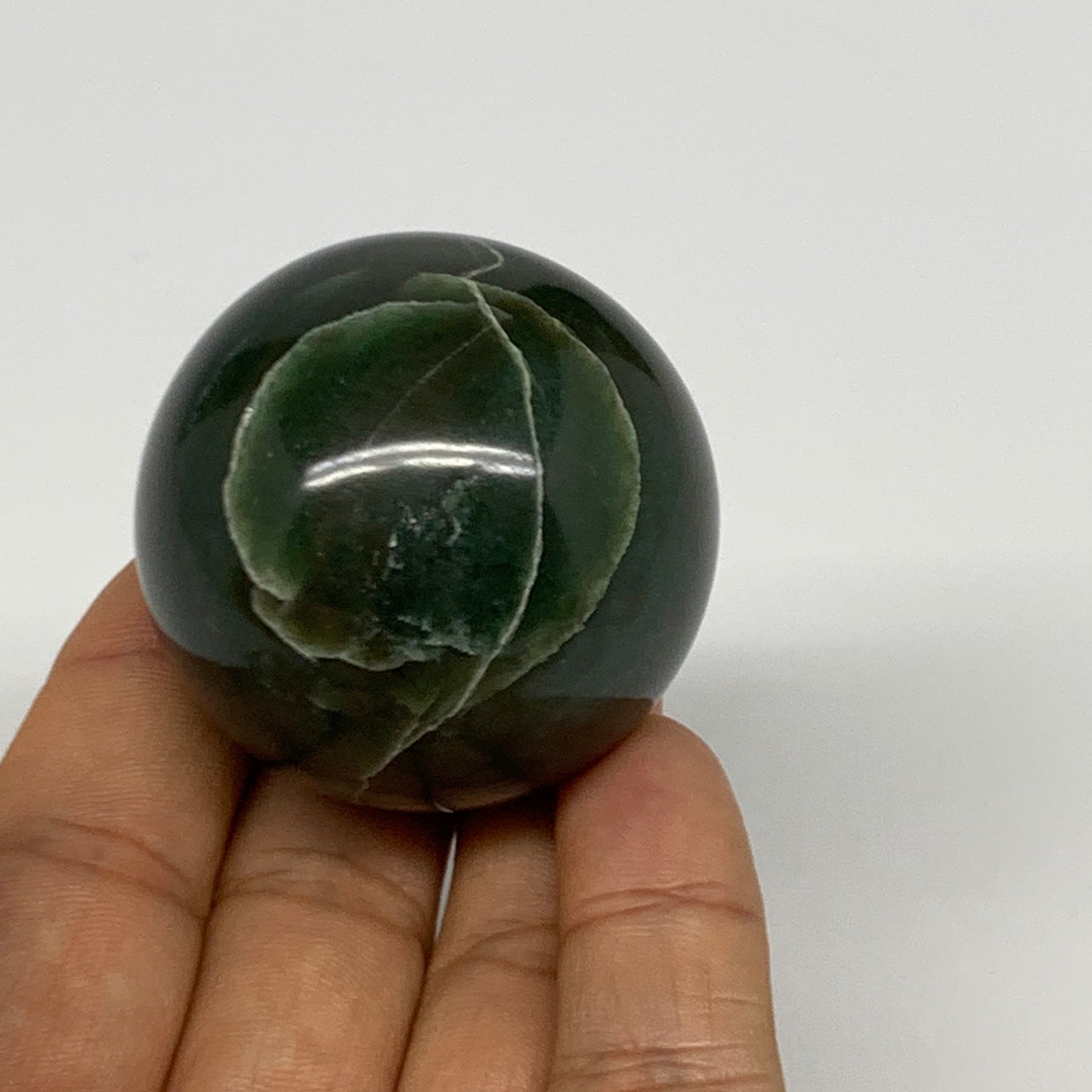 107.1g, 1.6"(41mm) Green Zade Stone Sphere Gemstone,Healing Crystal, B27160