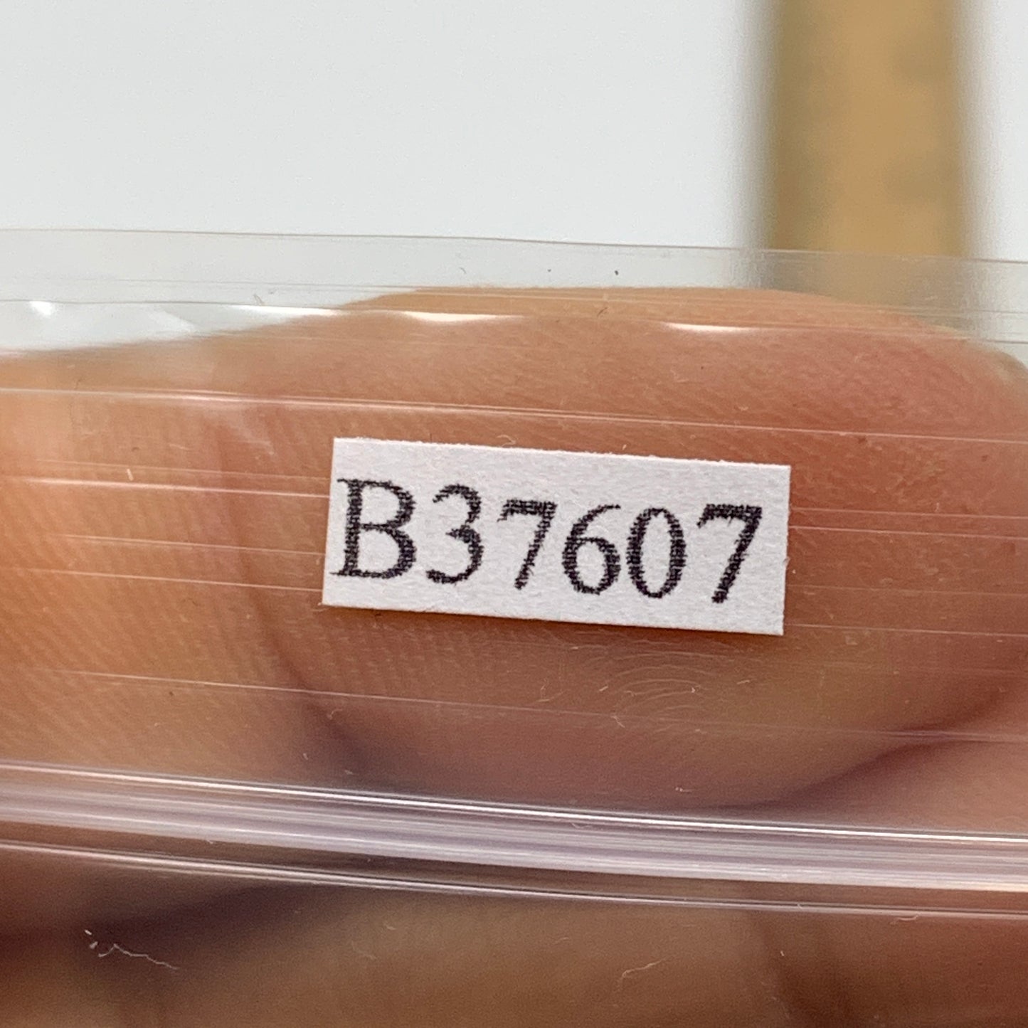 190g, 2.3"-2.5", 2pcs, Red Carnelian Palm-Stone Gem Crystal Polished, B37607