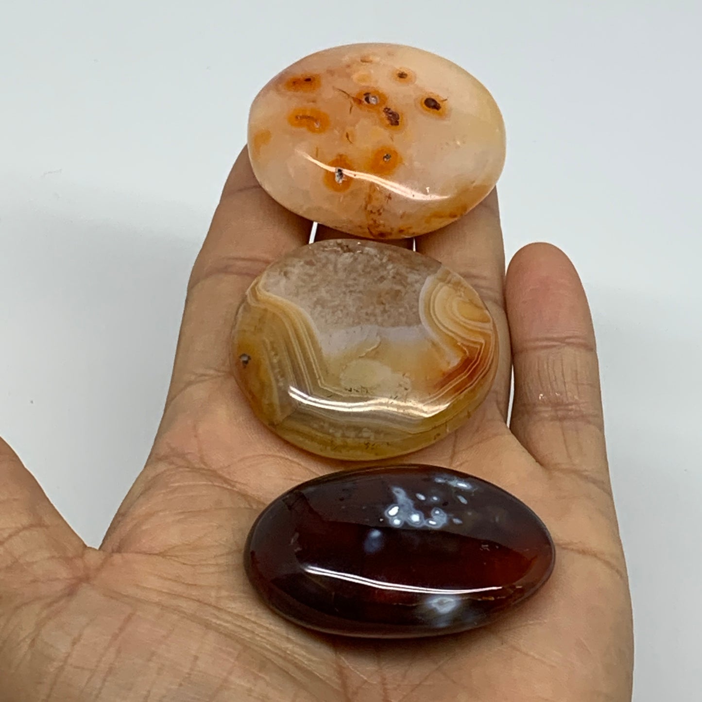 135.4g, 1.7"-1.9", 3pcs, Red Carnelian Palm-Stone Gem Crystal Polished, B37611