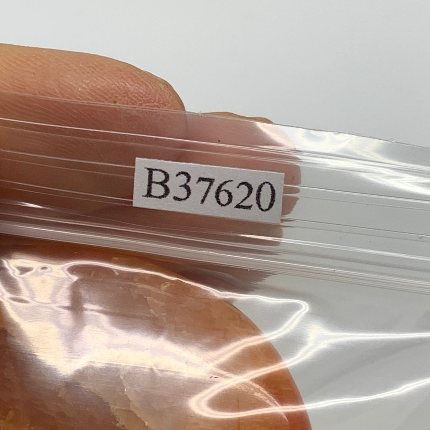 185.6g, 1.9"-2.1", 3pcs, Red Carnelian Palm-Stone Gem Crystal Polished, B37620