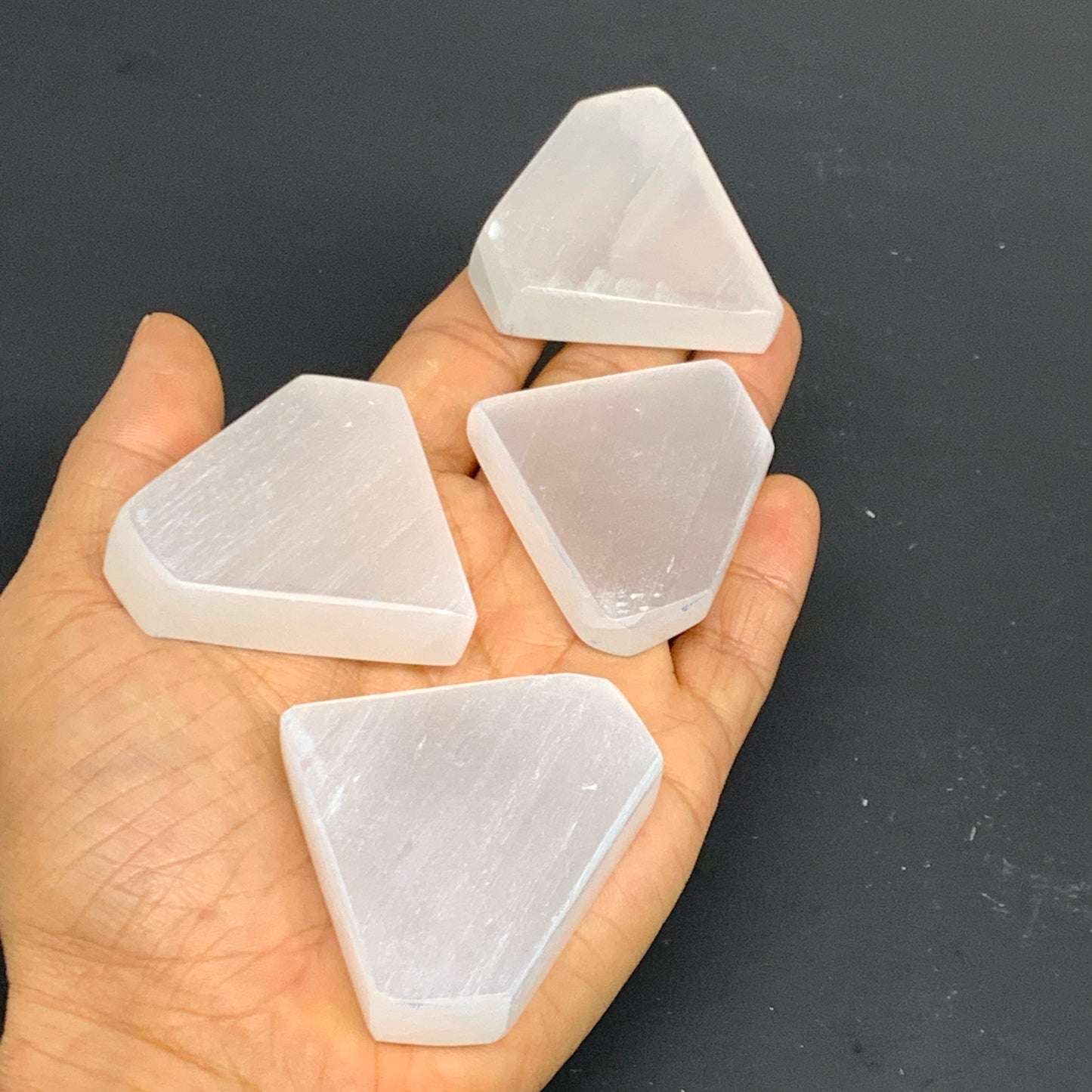 1pcs, 1.8"x2.1", 25g-40g, Selenite Crystal Triangle Shape, B35985