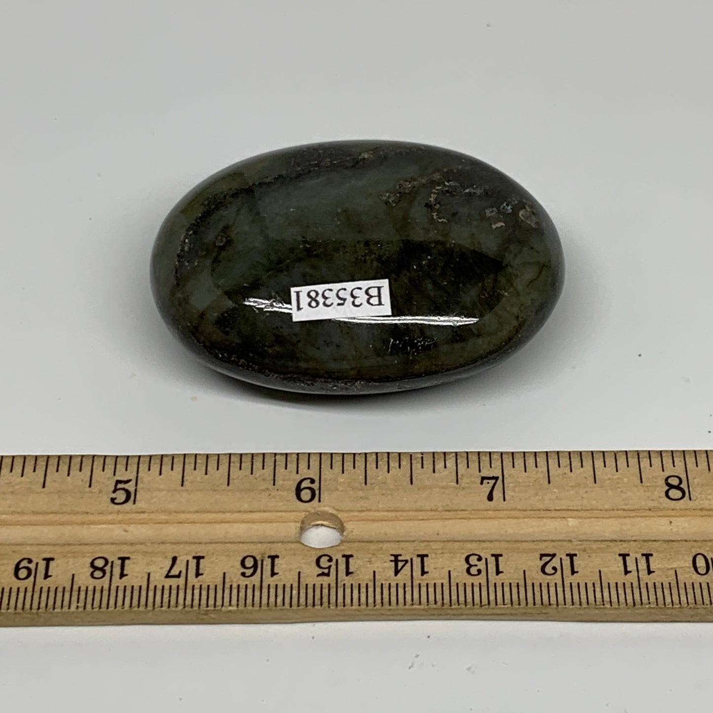 106.6g, 2.4"x1.8"x0.9", Natural Labradorite Palm-stone Tumbled Reiki, B35381