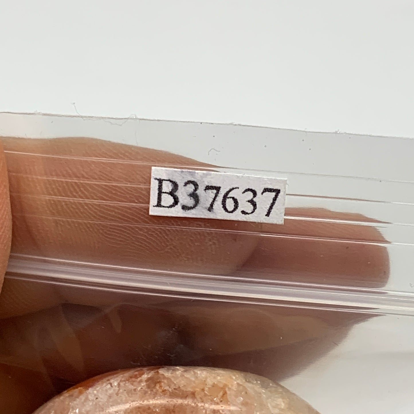 234.2g, 1.9"-2.1", 3pcs, Red Carnelian Palm-Stone Gem Crystal Polished, B37637