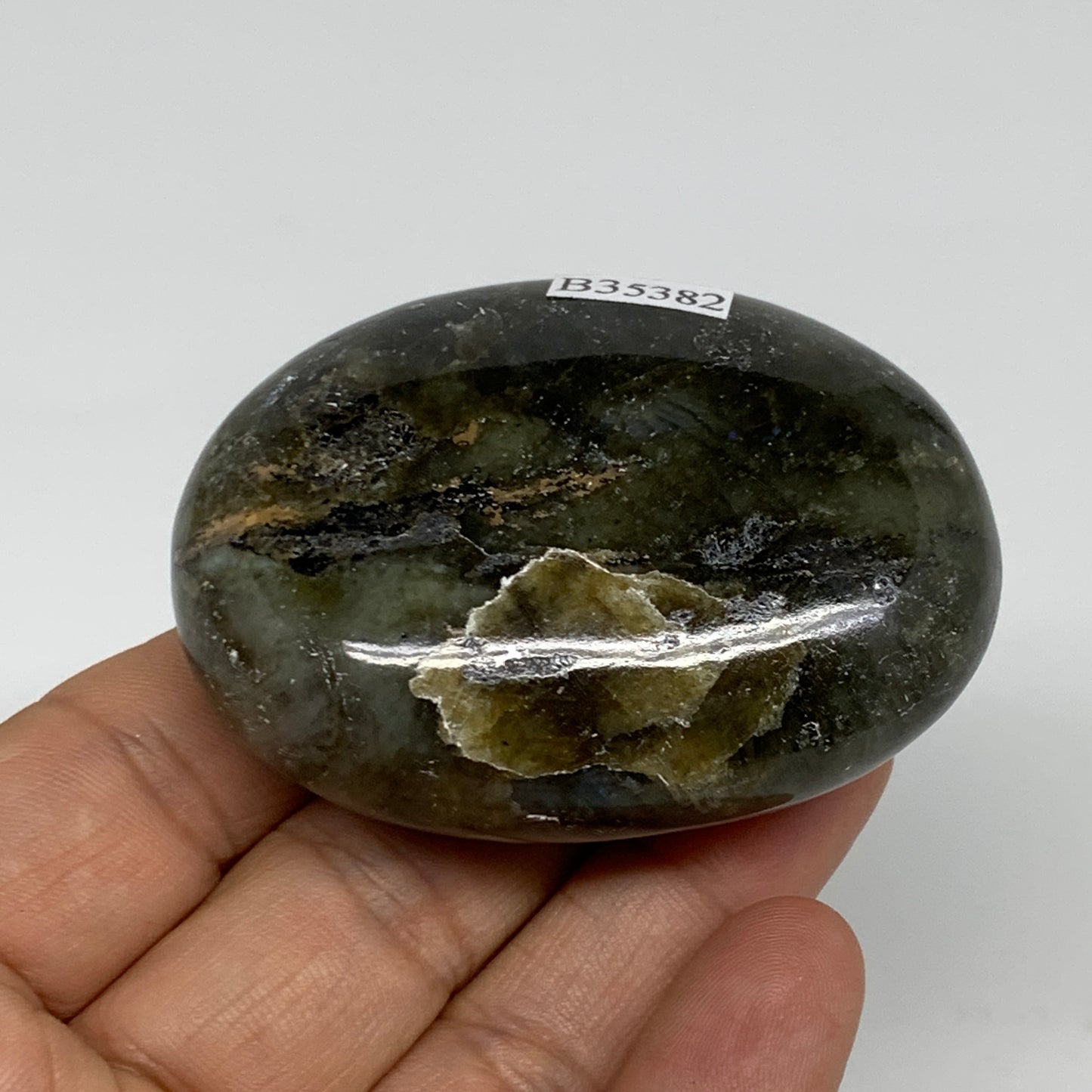 106.4g, 2.4"x1.8"x0.9", Natural Labradorite Palm-stone Tumbled Reiki, B35382