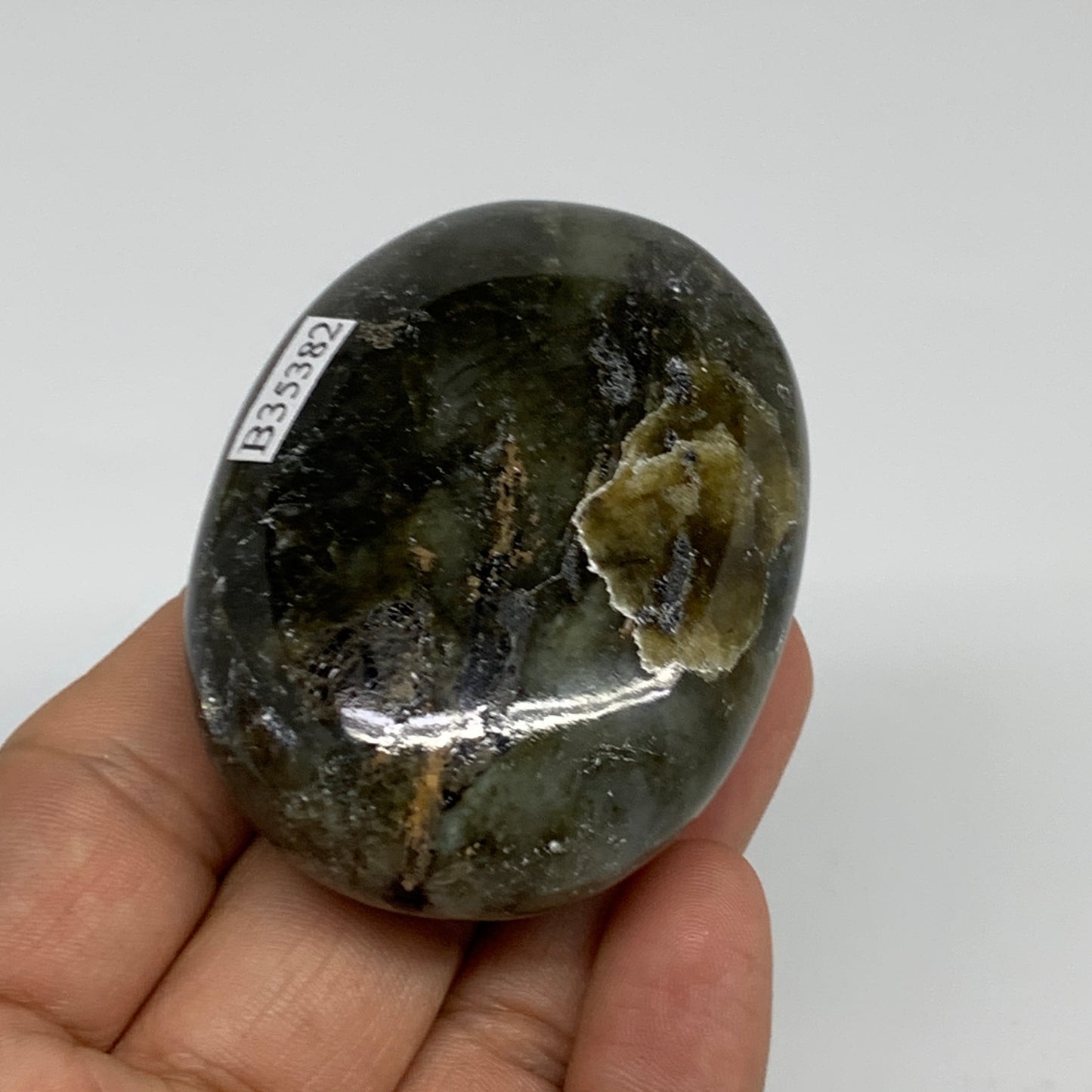 106.4g, 2.4"x1.8"x0.9", Natural Labradorite Palm-stone Tumbled Reiki, B35382
