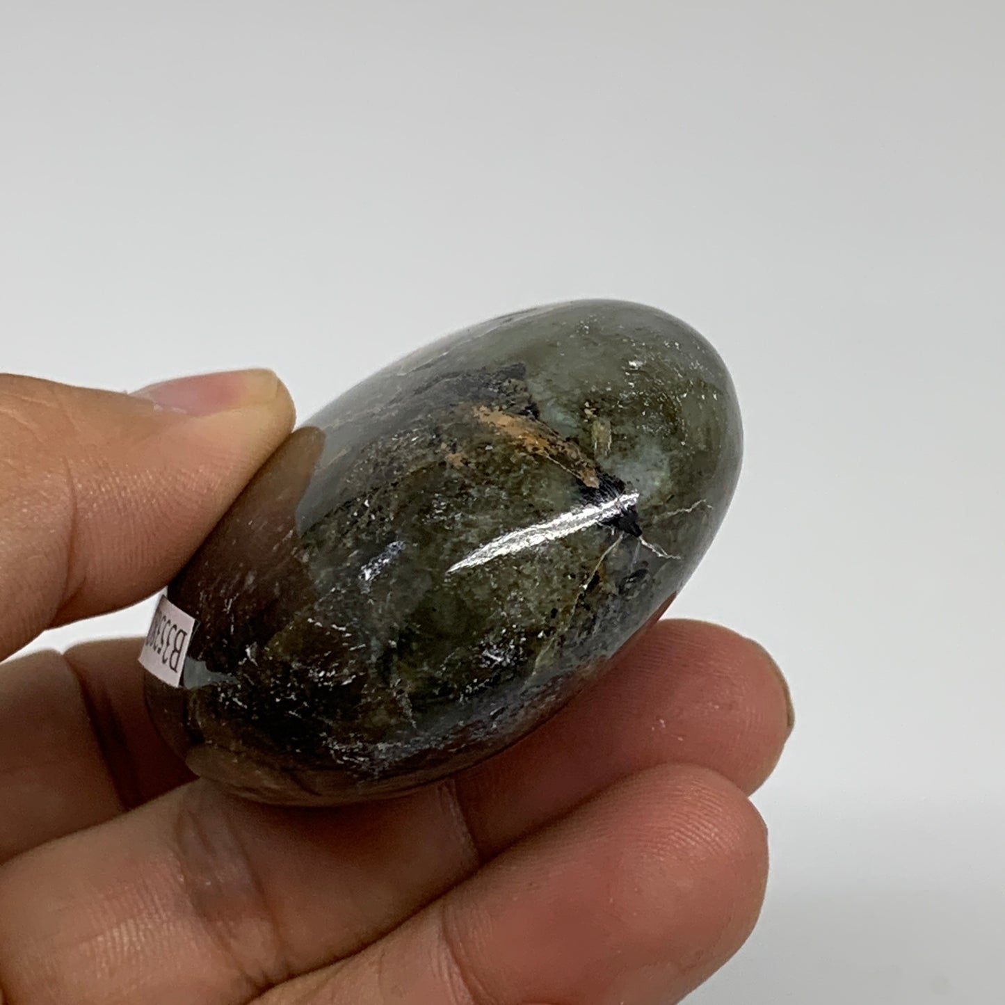 106.4g, 2.4"x1.8"x0.9", Natural Labradorite Palm-stone Tumbled Reiki, B35382