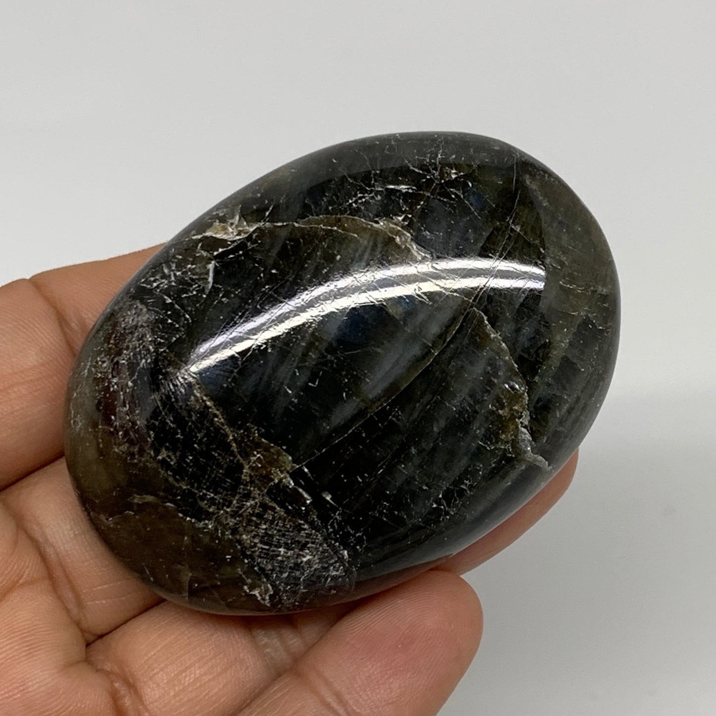 99.9g, 2.4"x1.7"x0.9", Natural Labradorite Palm-stone Tumbled Reiki, B35385