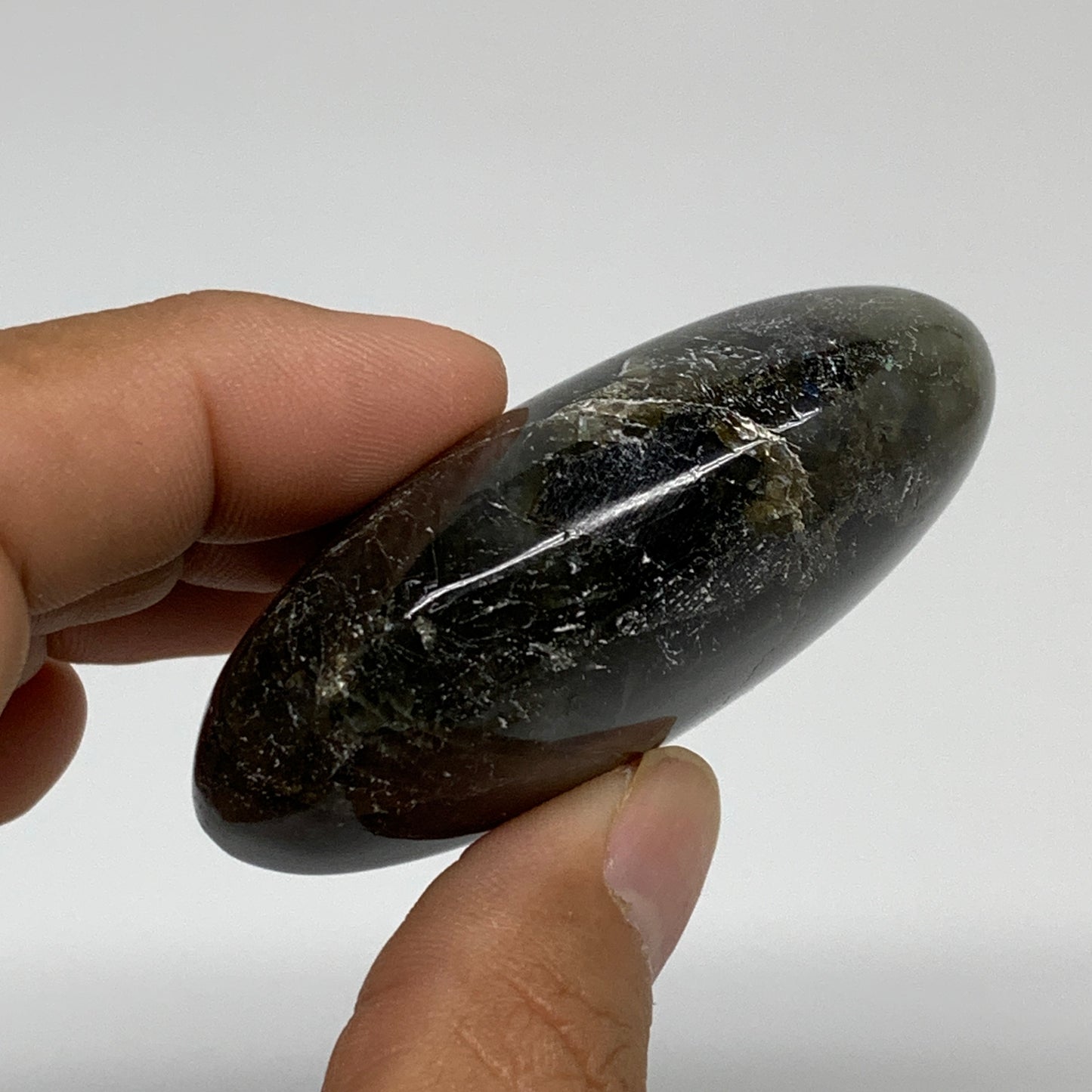 99.9g, 2.4"x1.7"x0.9", Natural Labradorite Palm-stone Tumbled Reiki, B35385