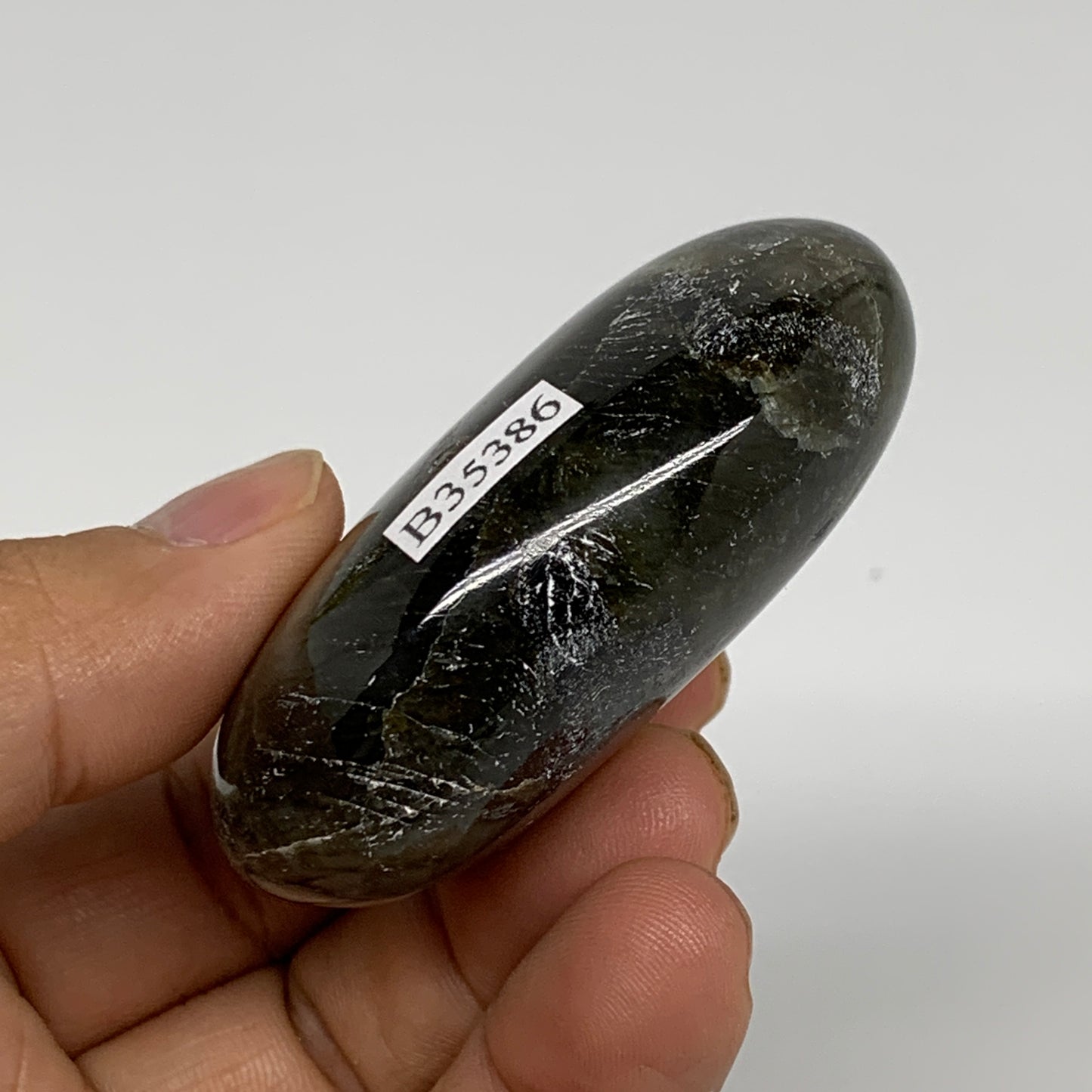 100g, 2.4"x1.7"x0.9", Natural Labradorite Palm-stone Tumbled Reiki, B35386