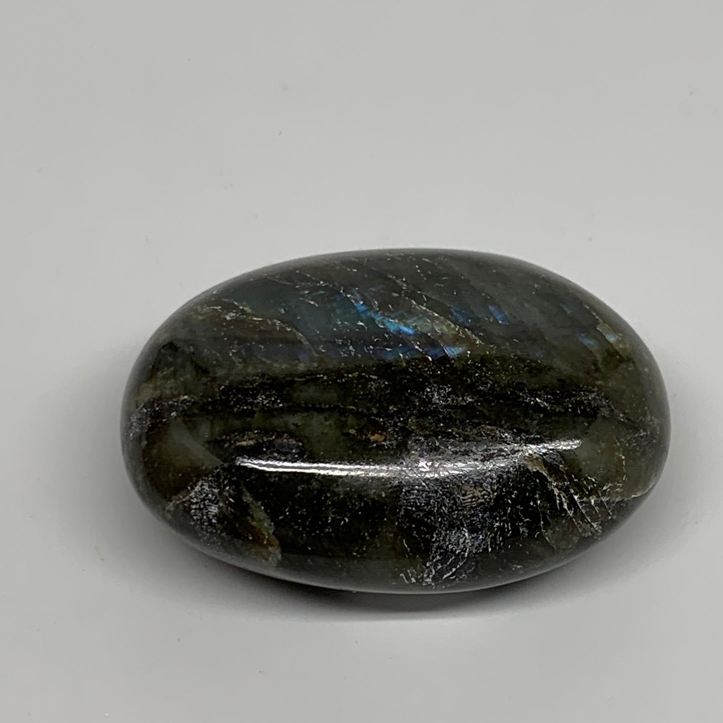 100g, 2.4"x1.7"x0.9", Natural Labradorite Palm-stone Tumbled Reiki, B35386