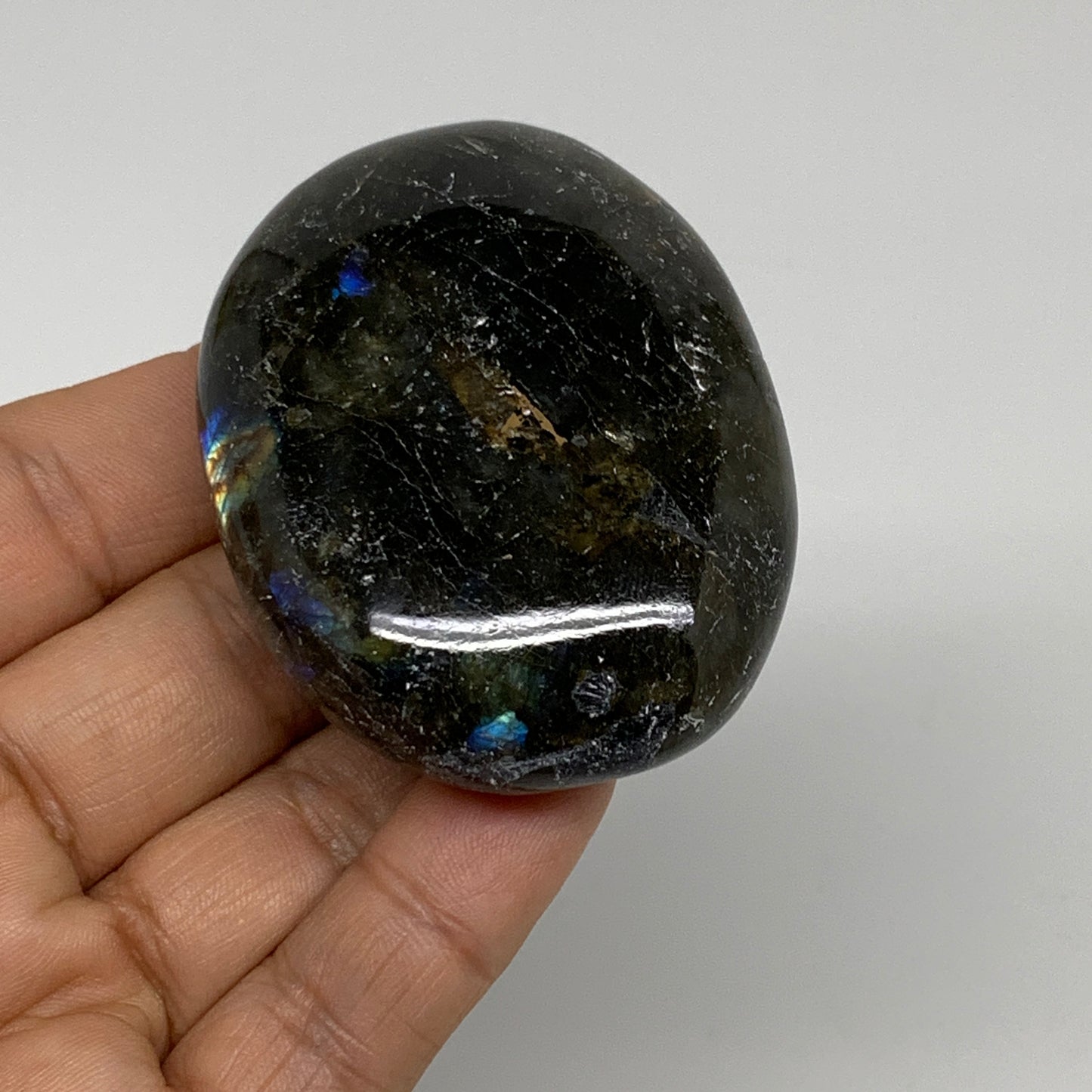105.9g, 2.5"x1.8"x0.9", Natural Labradorite Palm-stone Tumbled Reiki, B35387