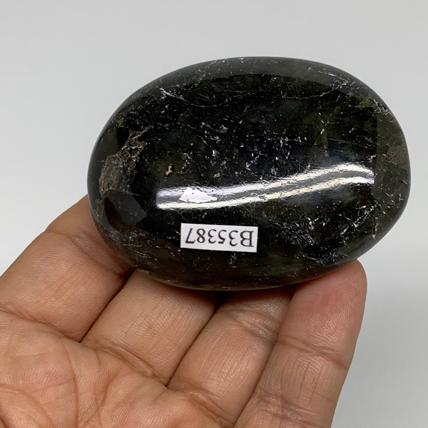 105.9g, 2.5"x1.8"x0.9", Natural Labradorite Palm-stone Tumbled Reiki, B35387