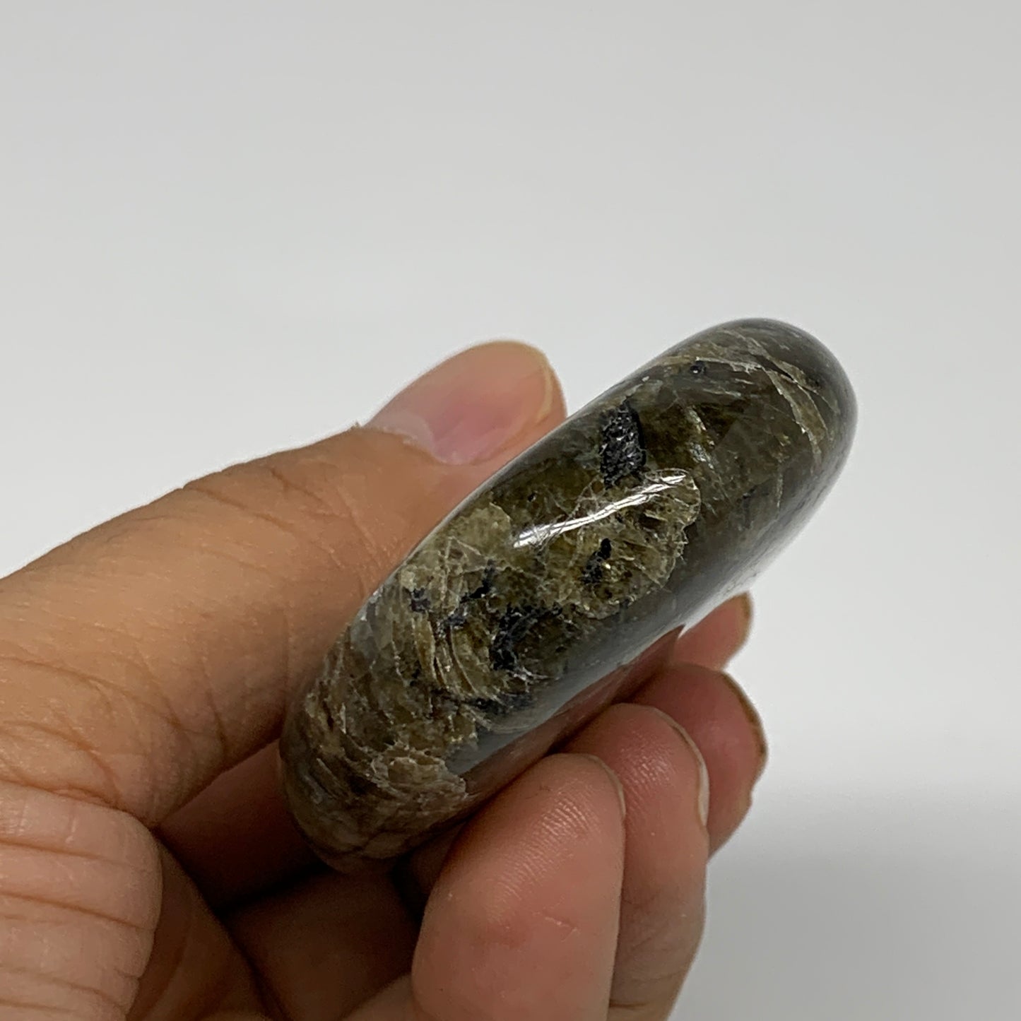 91.7g, 2.6"x1.9"x0.6", Natural Labradorite Palm-stone Tumbled Reiki, B35388