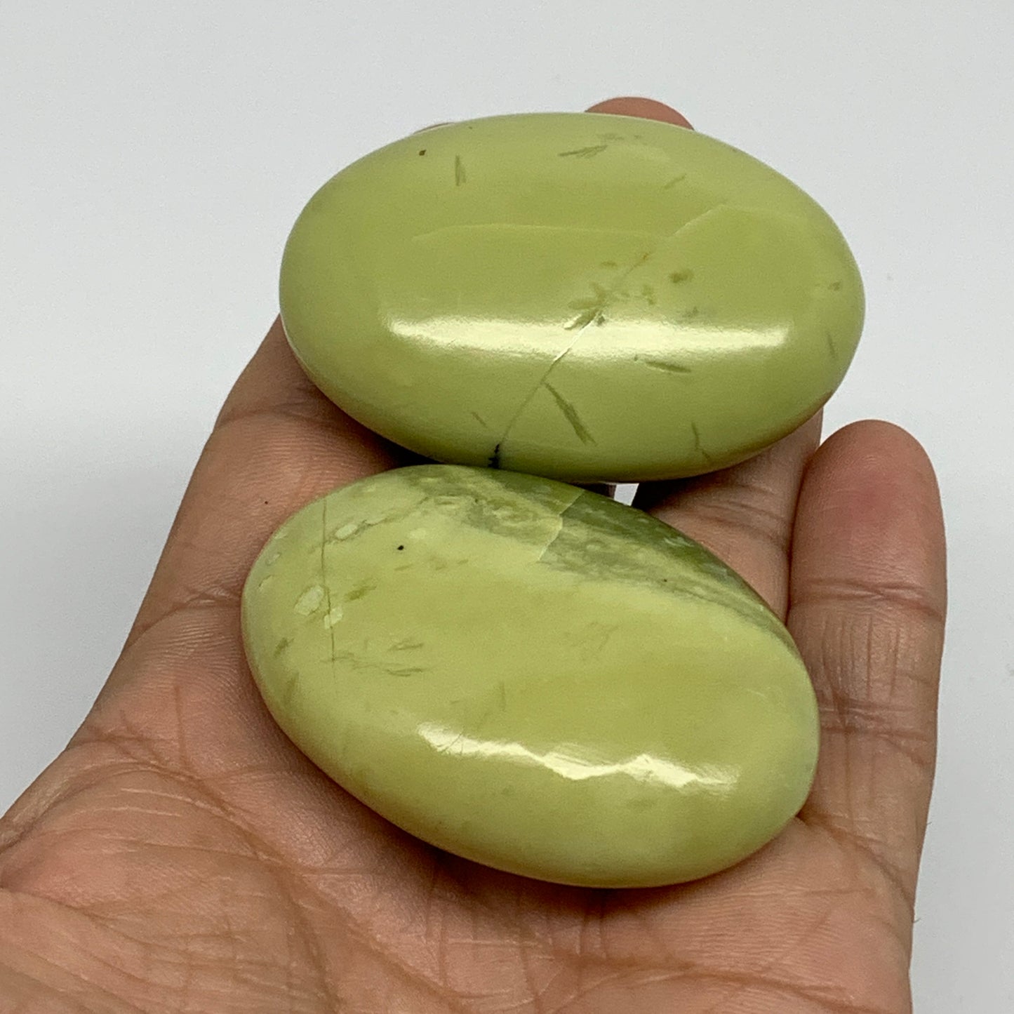 124.7g, 2.1"- 2.2", 2pcs, Natural Serpentine Palm-Stone Gemstone, B34615