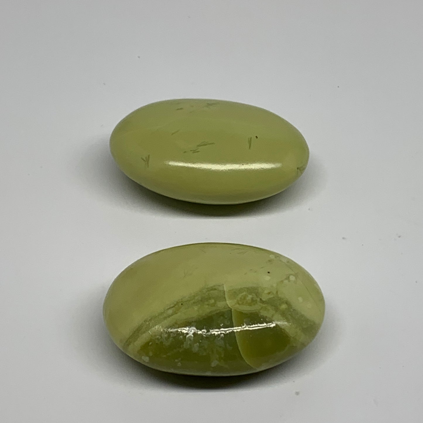 124.7g, 2.1"- 2.2", 2pcs, Natural Serpentine Palm-Stone Gemstone, B34615