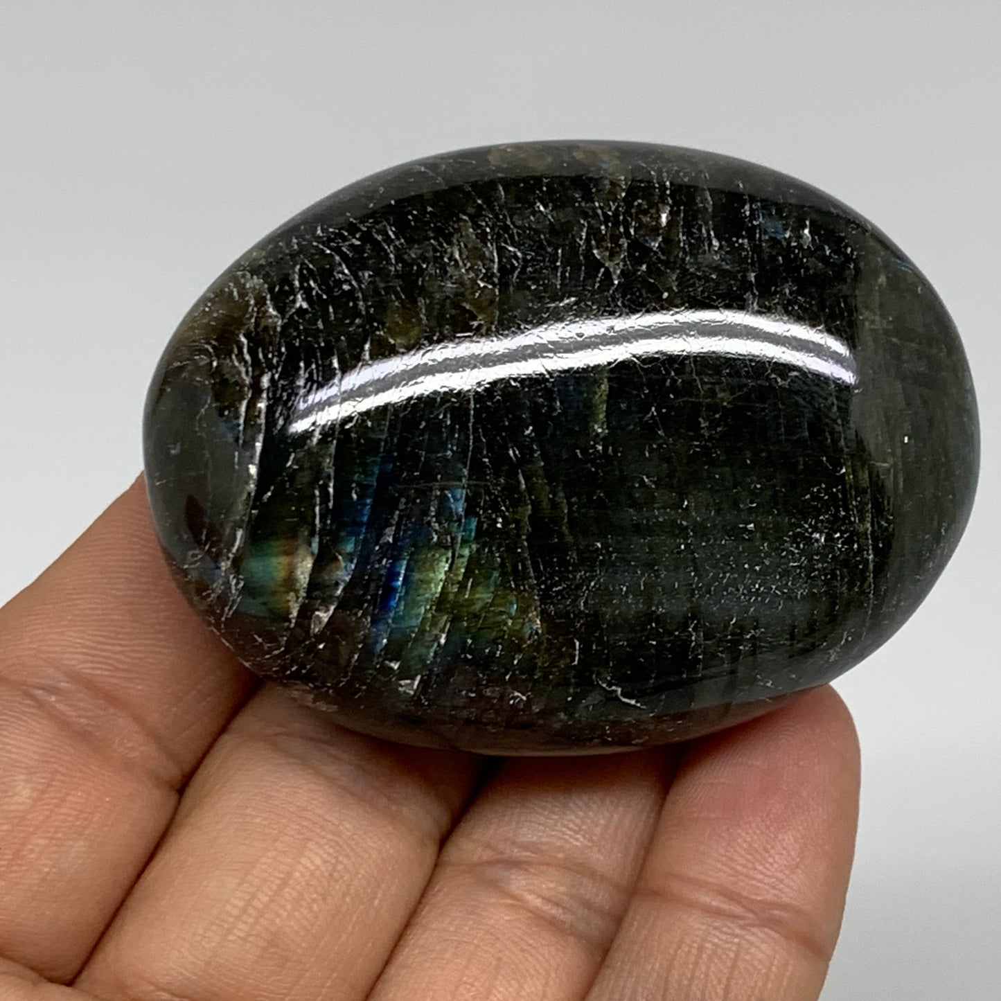 96.8g, 2.4"x1.7"x1", Labradorite Palm-stone Tumbled Reiki, B35397
