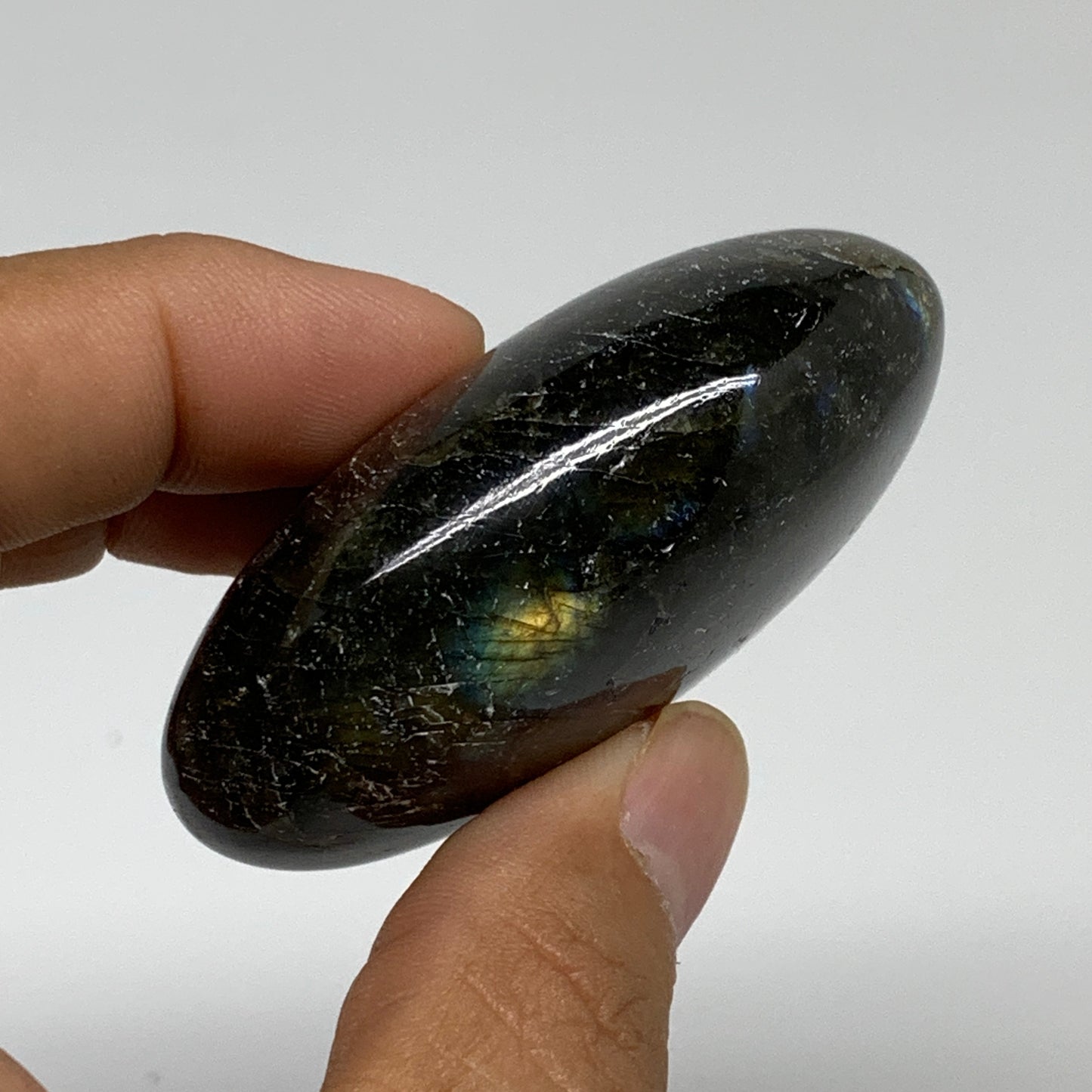 96.8g, 2.4"x1.7"x1", Labradorite Palm-stone Tumbled Reiki, B35397