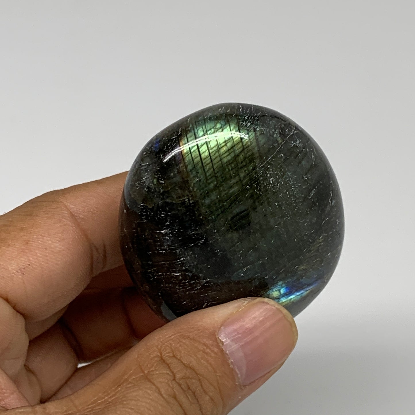 96.8g, 2.4"x1.7"x1", Labradorite Palm-stone Tumbled Reiki, B35397