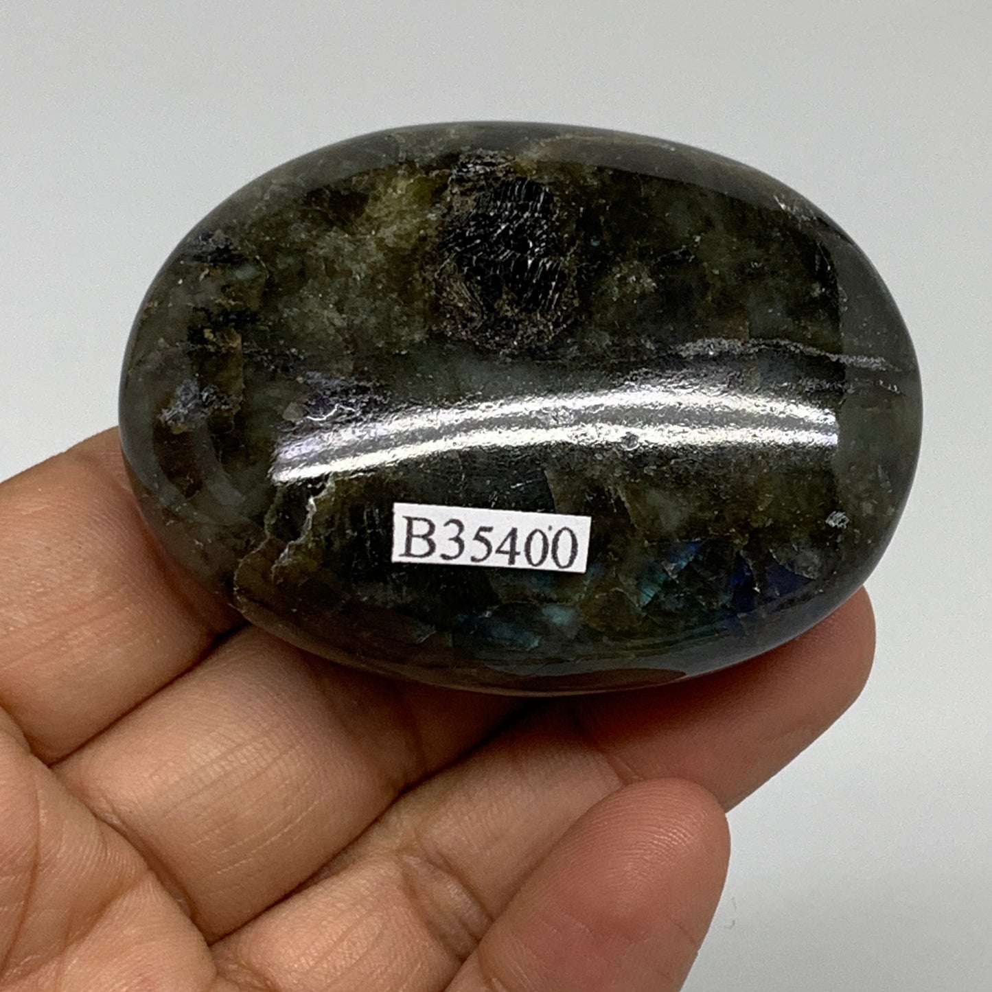 97.2g, 2.4"x1.8"x0.9", Labradorite Palm-stone Tumbled Reiki, B35400