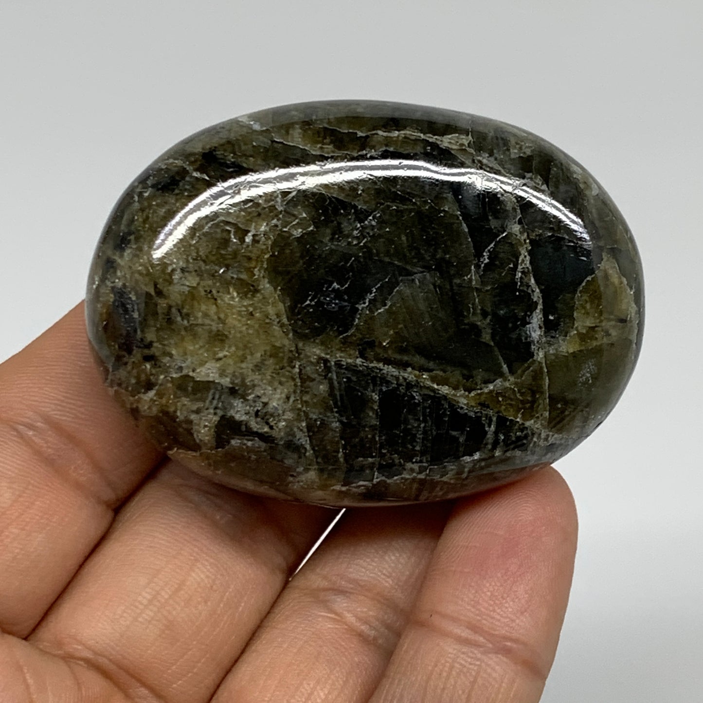 84.4g, 2.2"x1.6"x0.8", Labradorite Palm-stone Tumbled Reiki, B35401